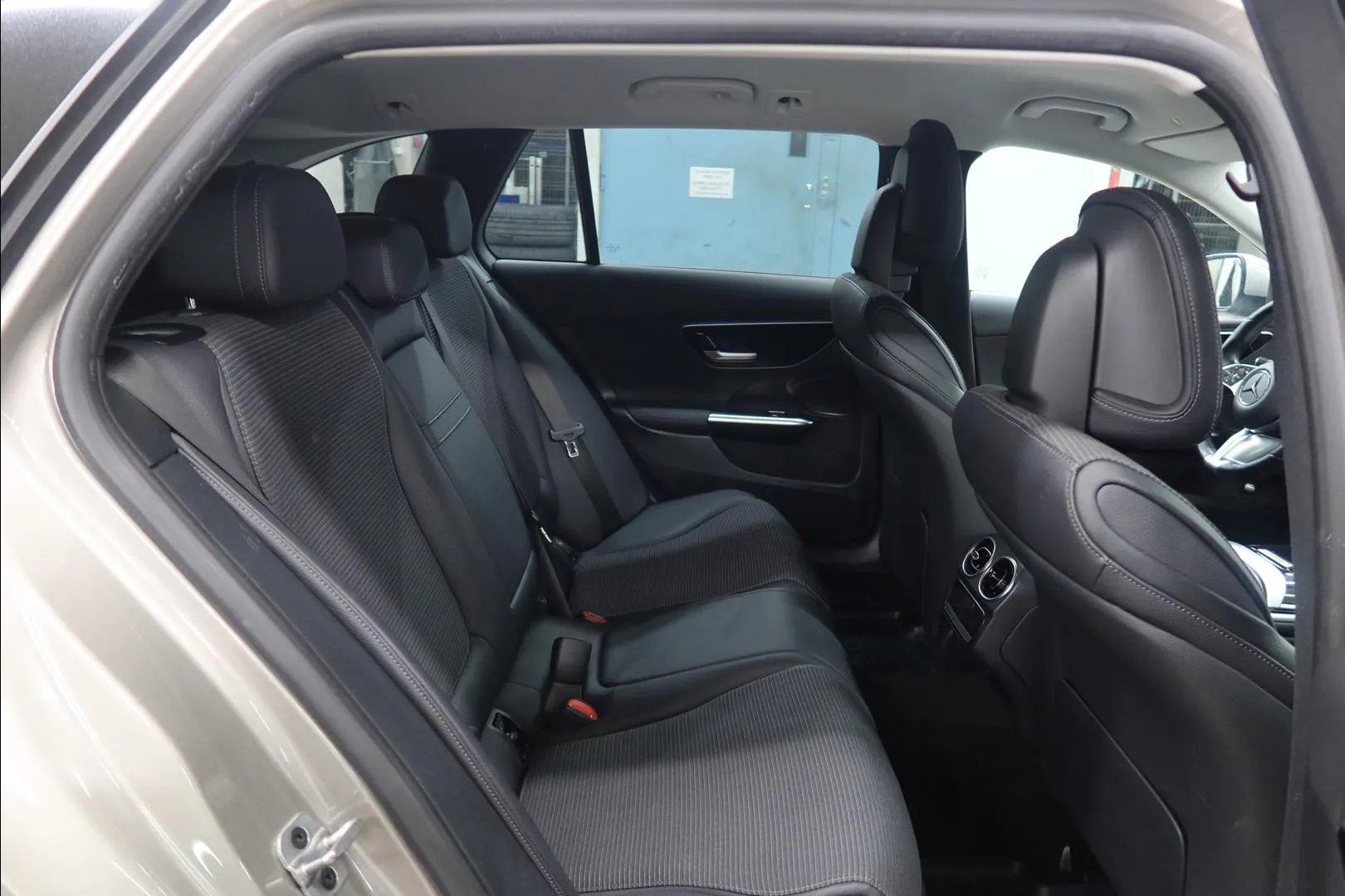 Mercedes-Benz C ZZG-634 carousel image