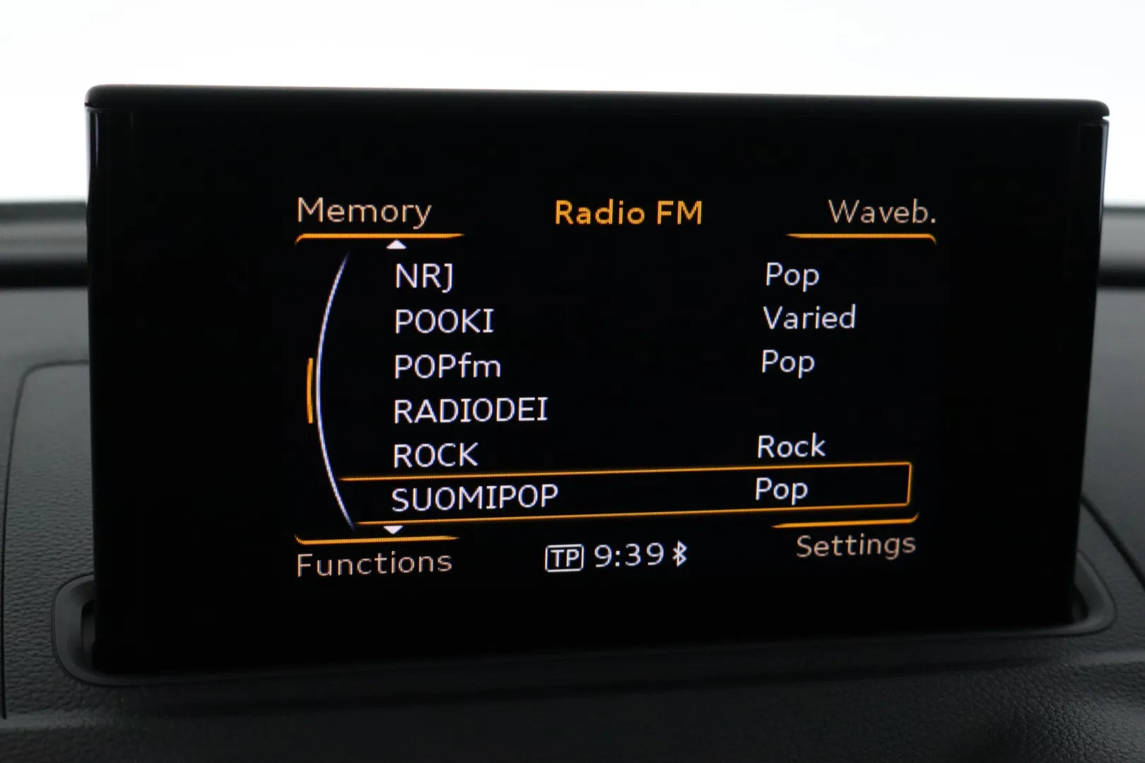 AUDI A3 NLE-105 carousel image