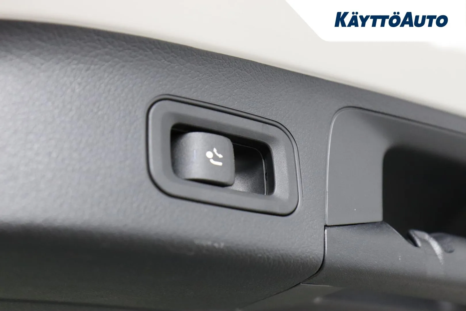 MERCEDES-BENZ EQA LTH-257 carousel image