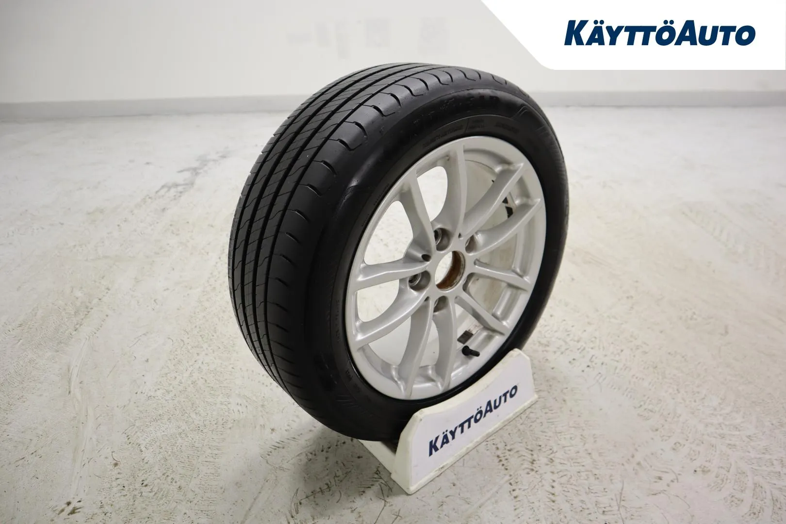 BMW 118 NIL-301 carousel image