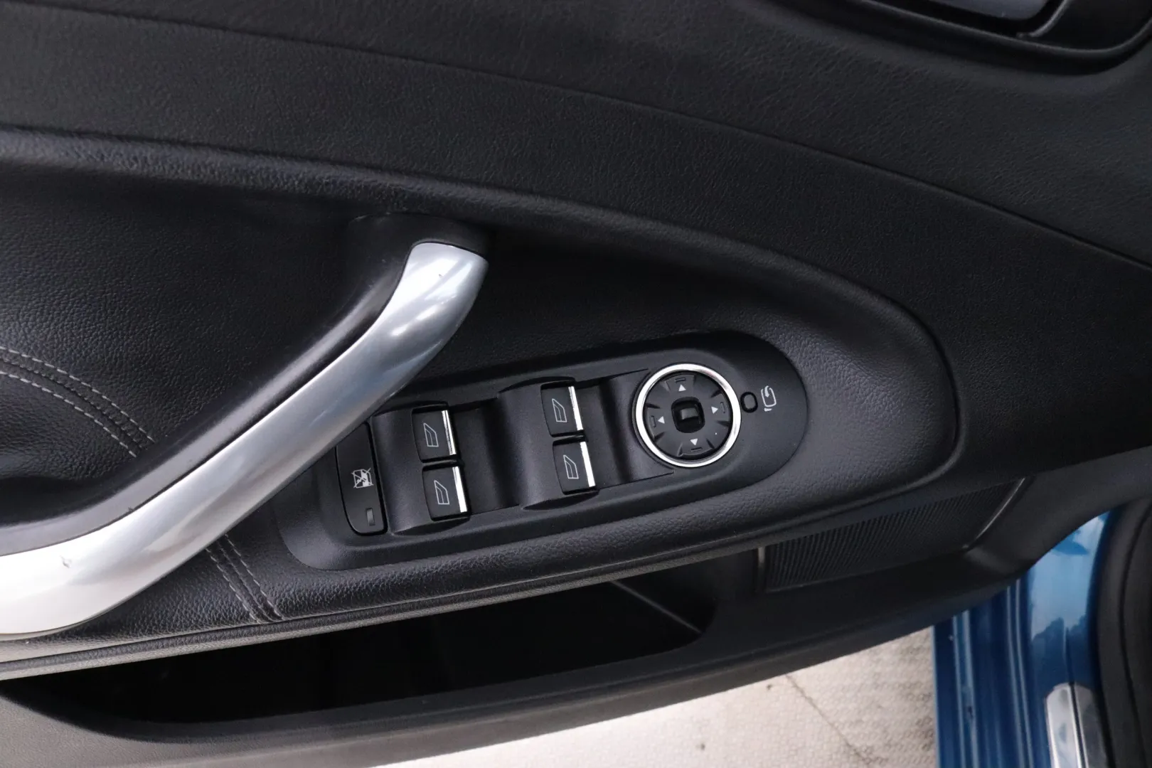 FORD Mondeo SMO-586 carousel image