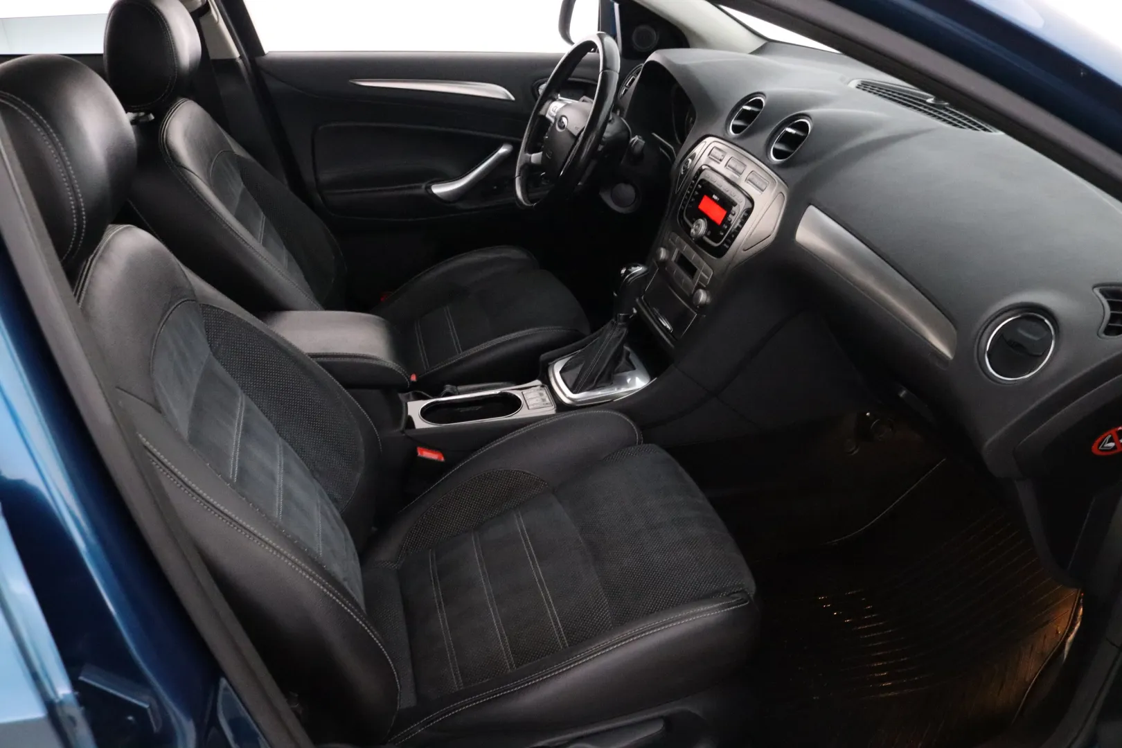 FORD Mondeo SMO-586 carousel image