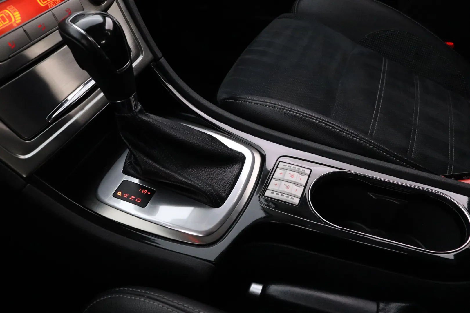 FORD Mondeo SMO-586 carousel image