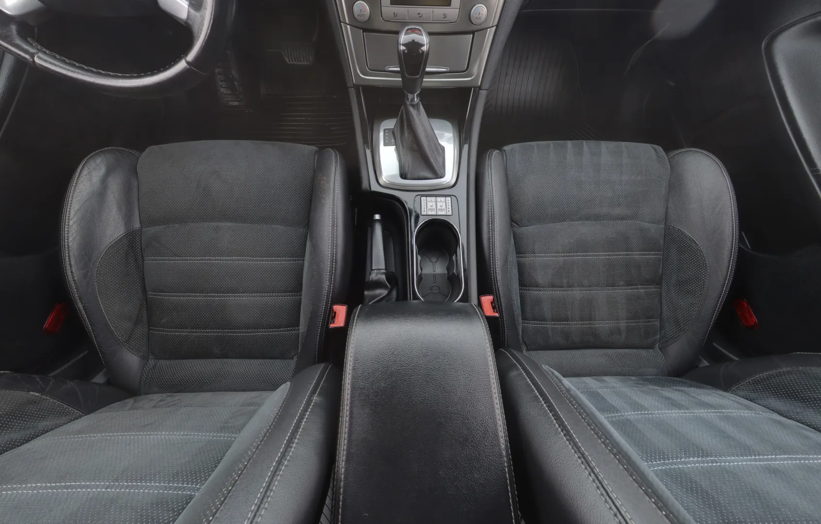 FORD Mondeo SMO-586 carousel image