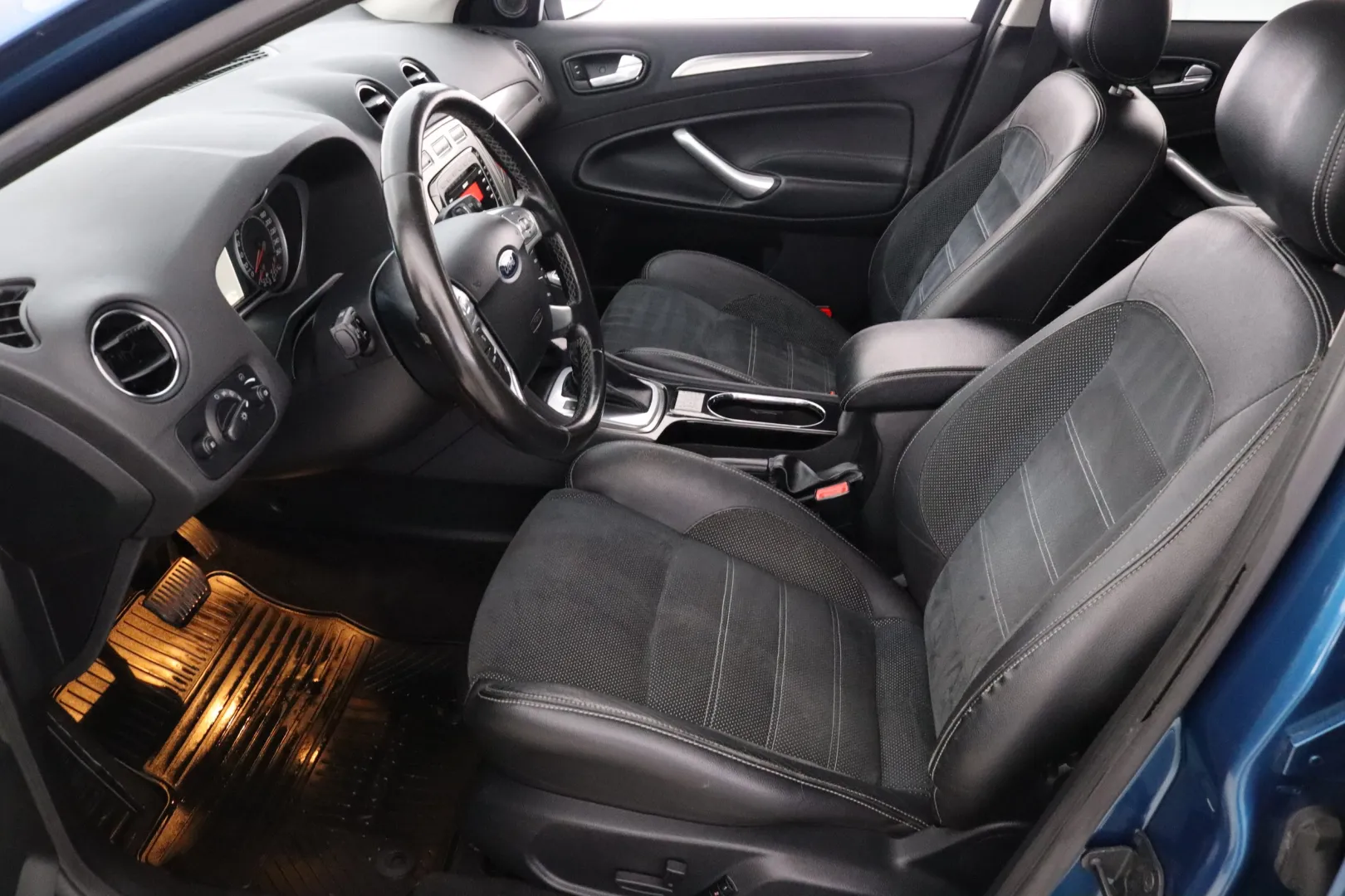 FORD Mondeo SMO-586 carousel image