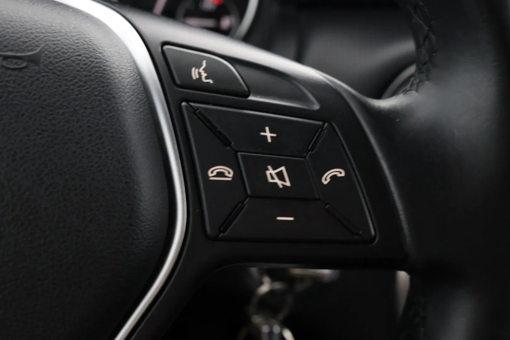 Mercedes-Benz A NLH-211 carousel image