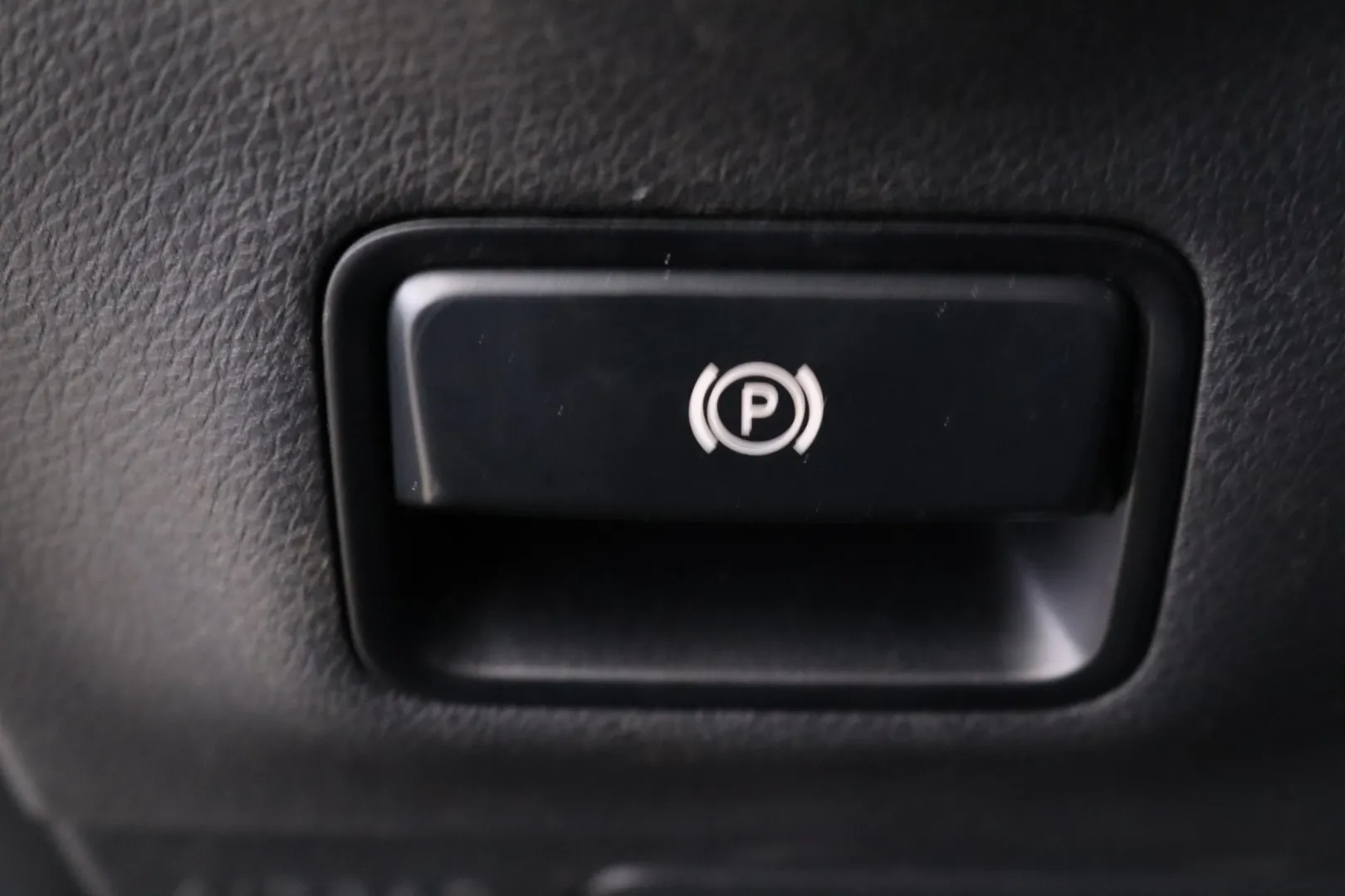 Mercedes-Benz A NLH-211 carousel image