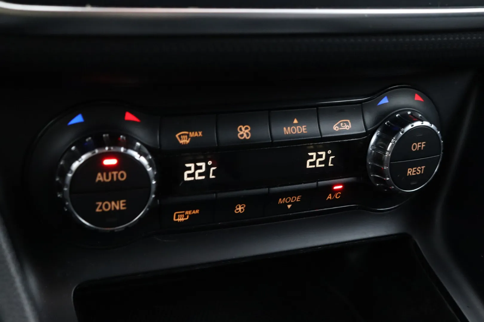 Mercedes-Benz A NLH-211 carousel image