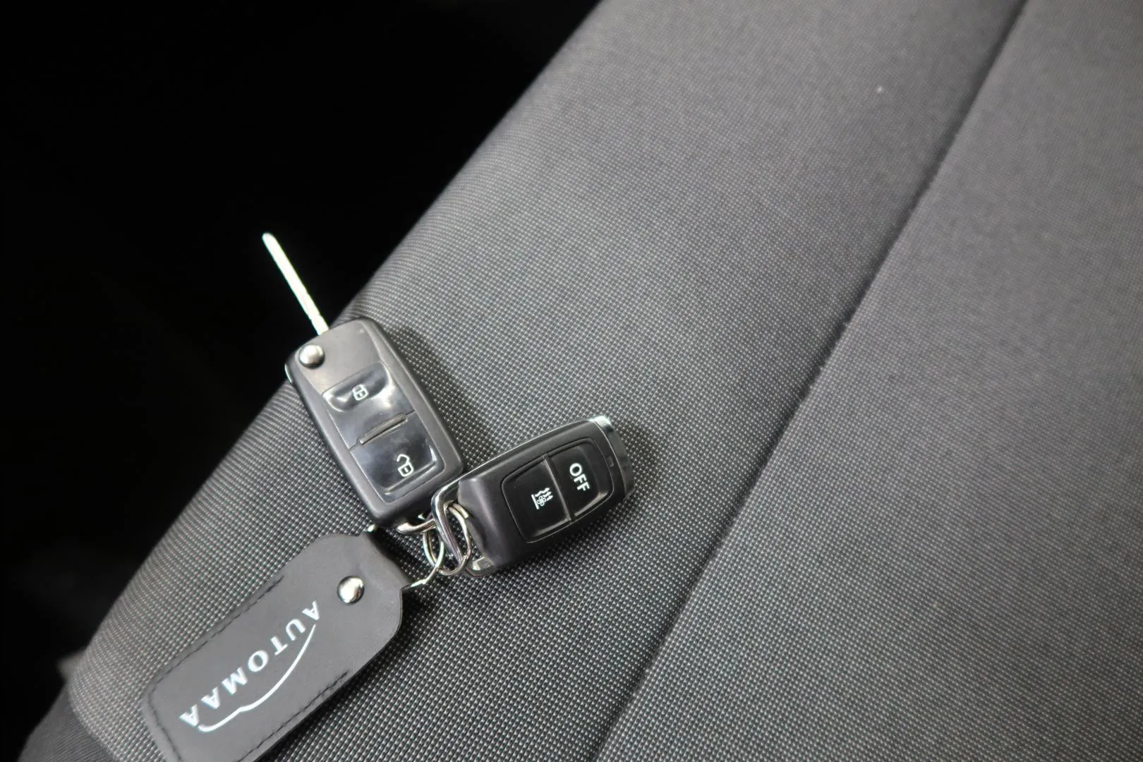 VOLKSWAGEN Transporter JKG-604 carousel image