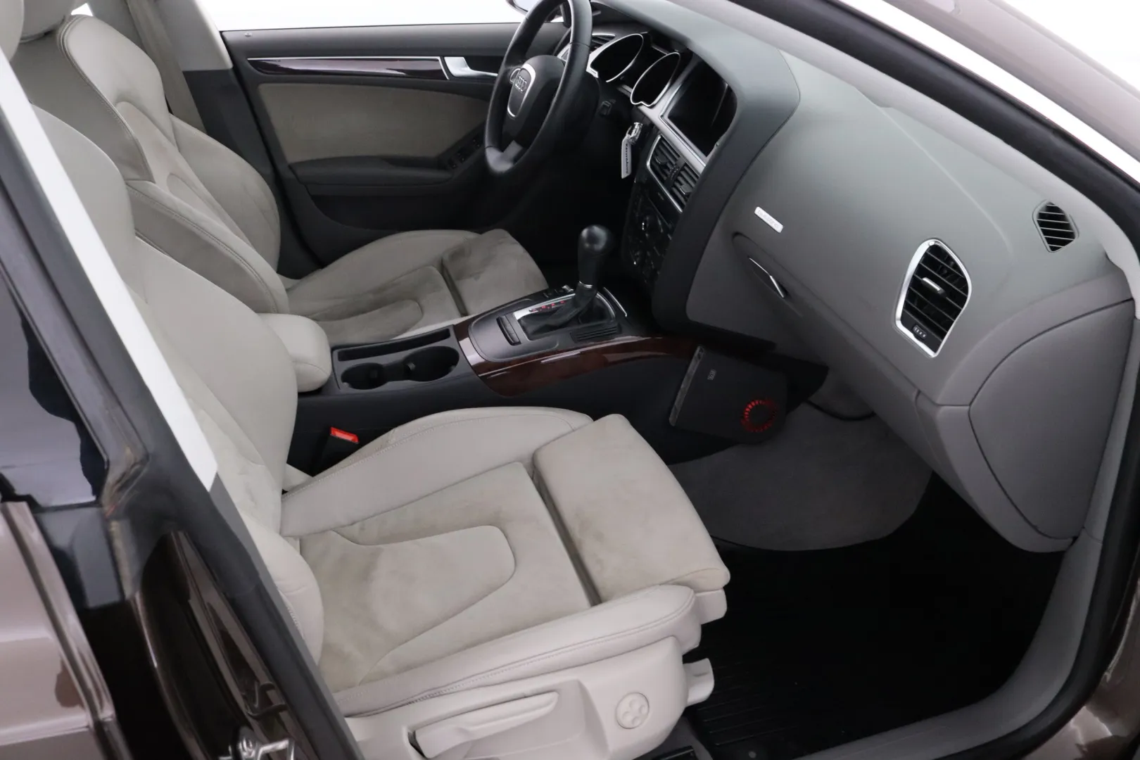 AUDI A5 TNZ-622 carousel image