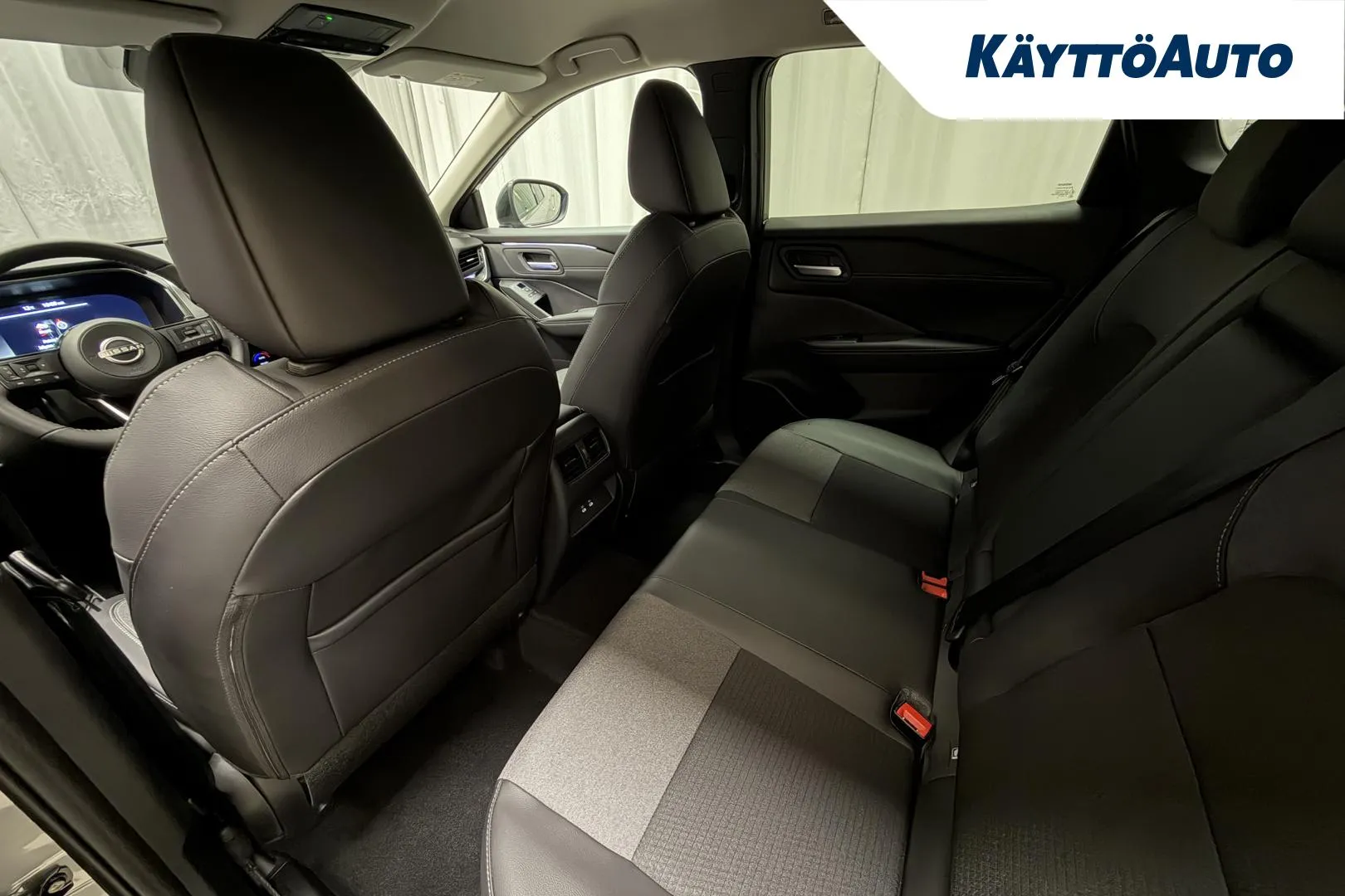 Nissan Qashqai FSR-819 carousel image