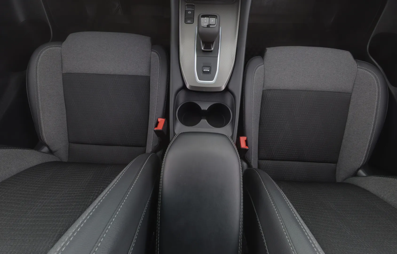 Nissan Qashqai RXE-842 carousel image