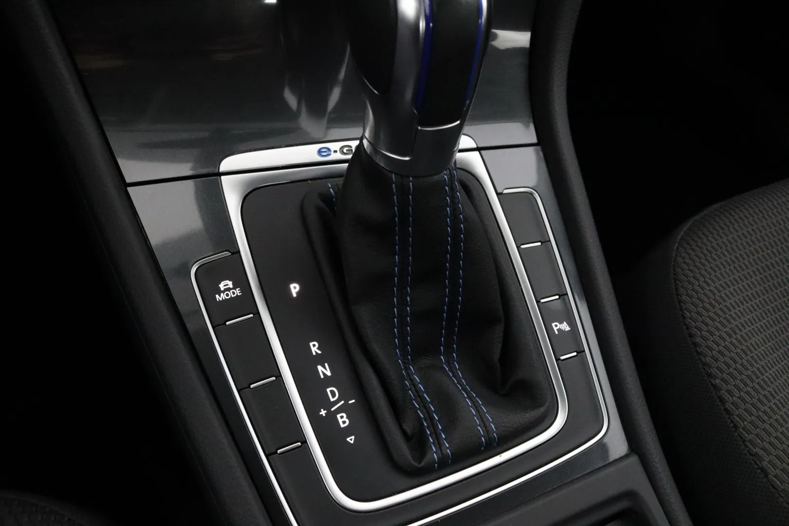 VOLKSWAGEN Golf GPC-986 carousel image