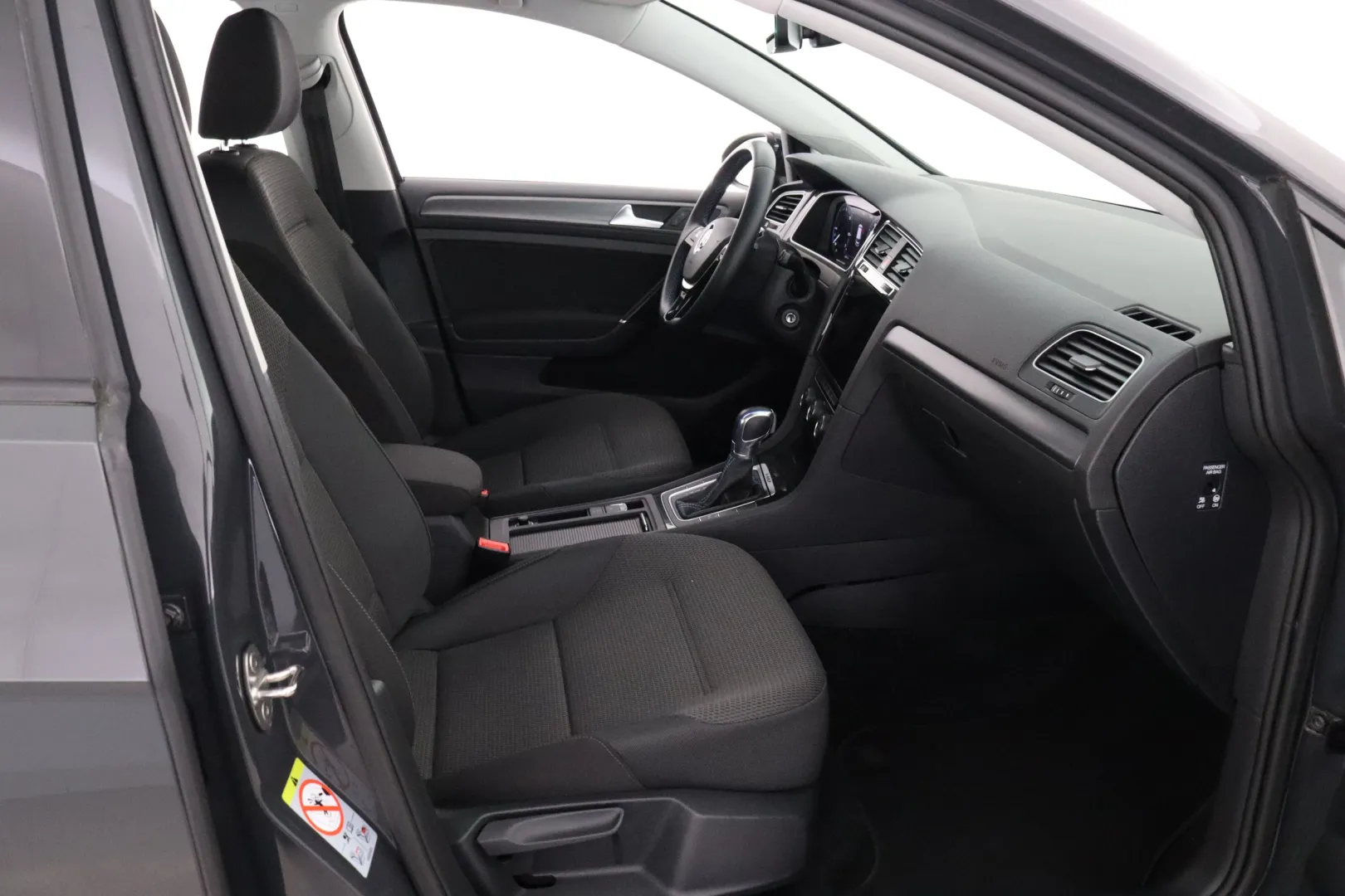 VOLKSWAGEN Golf GPC-986 carousel image