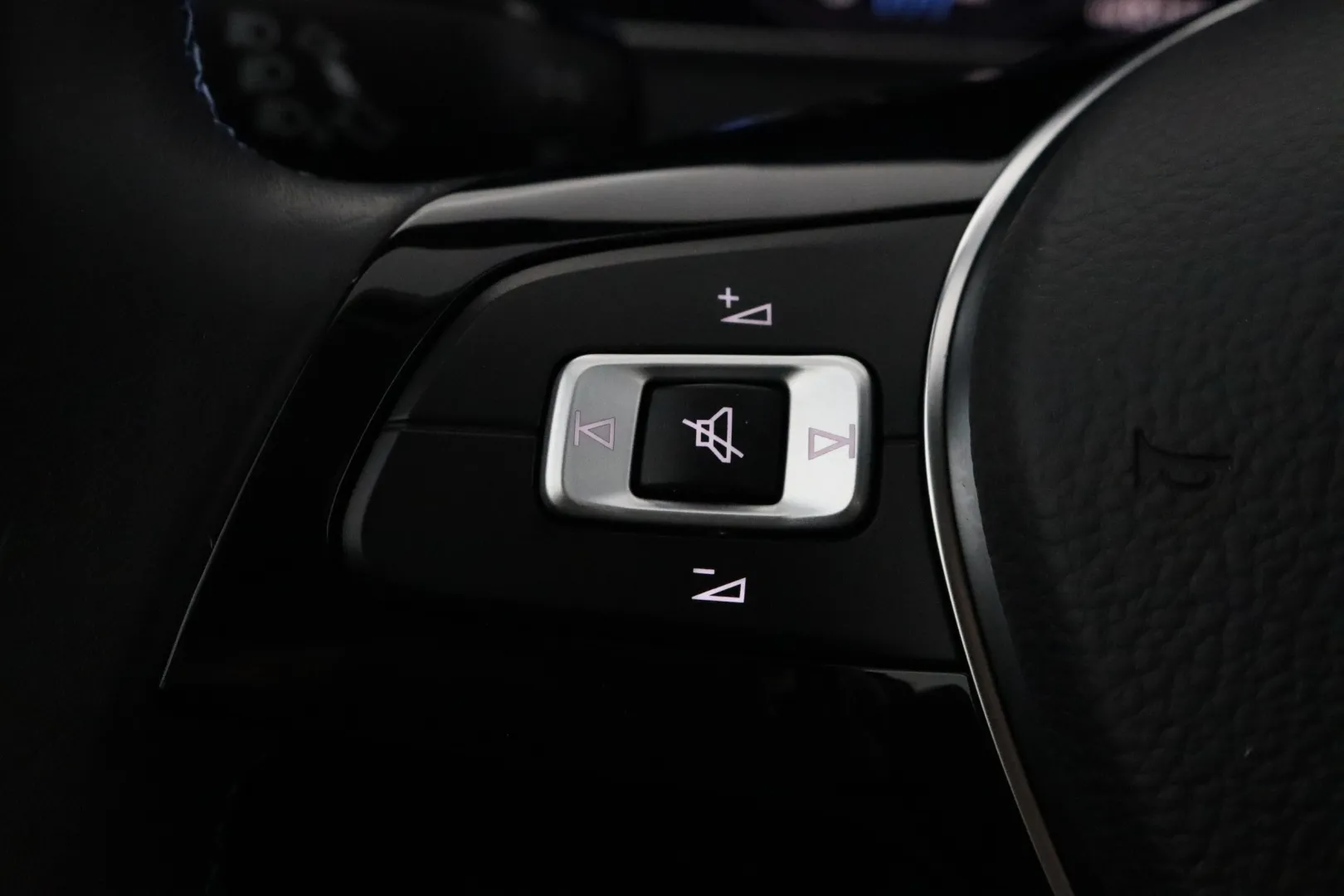 VOLKSWAGEN Golf GPC-986 carousel image