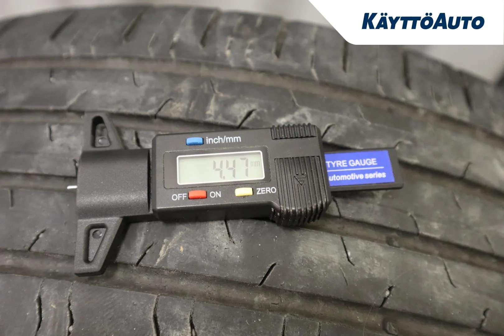 VOLKSWAGEN Passat YLI-904 carousel image