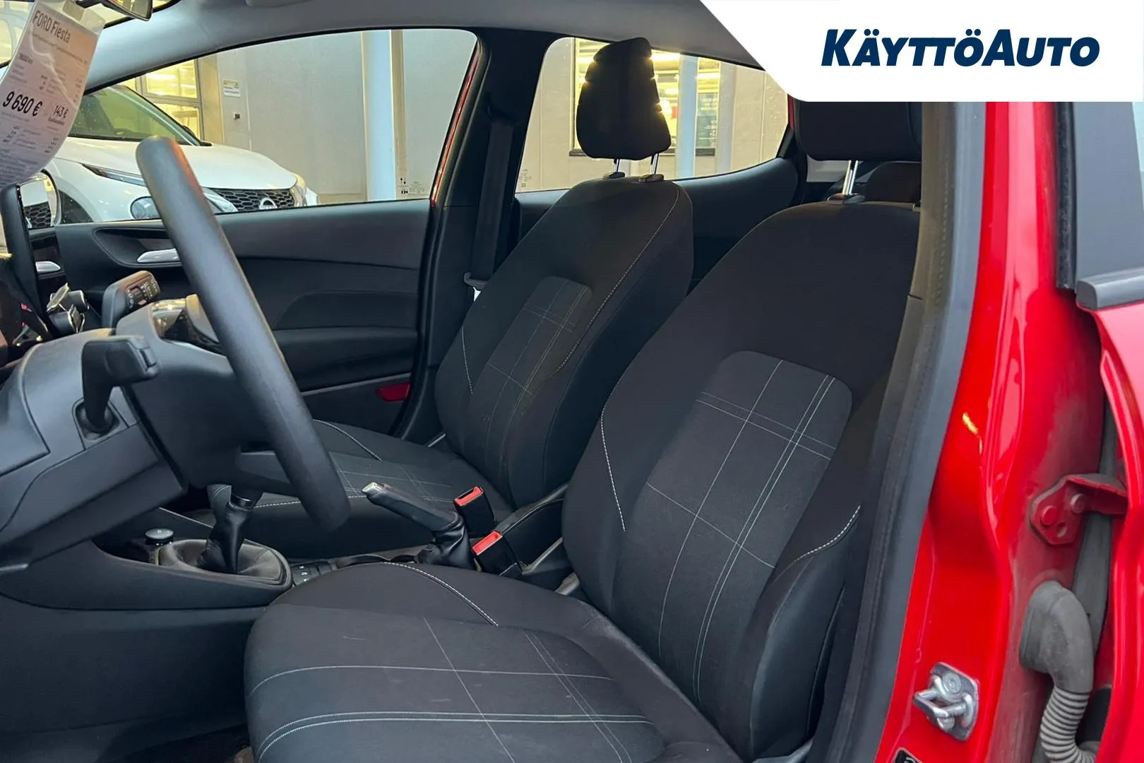 FORD Fiesta ZNE-618 carousel image