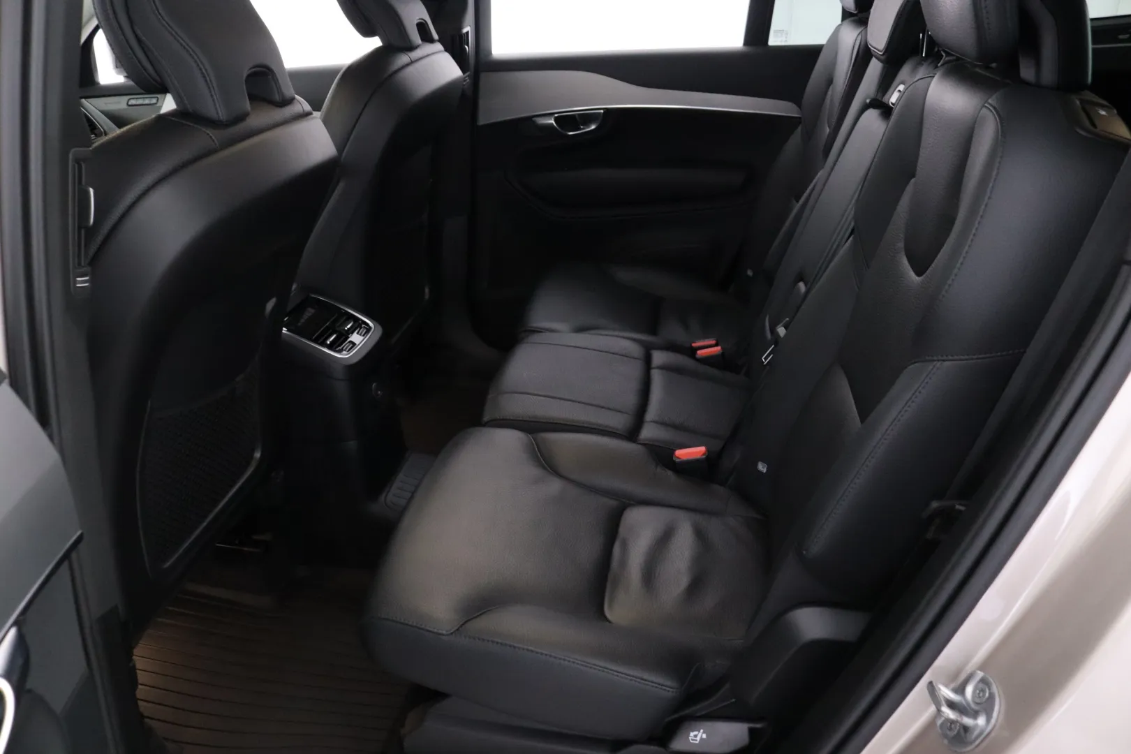 VOLVO XC90 MOR-296 carousel image