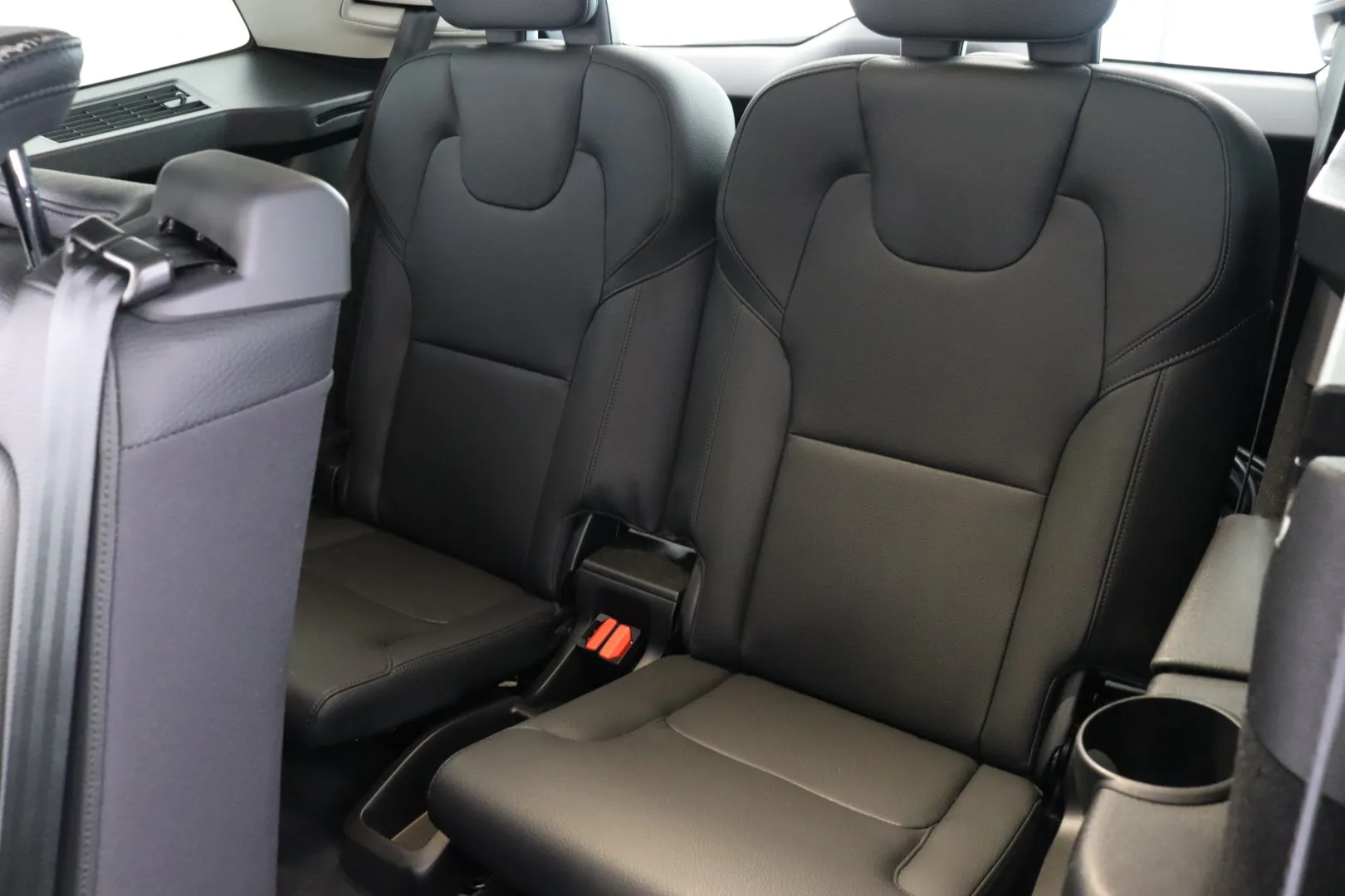 VOLVO XC90 MOR-296 carousel image