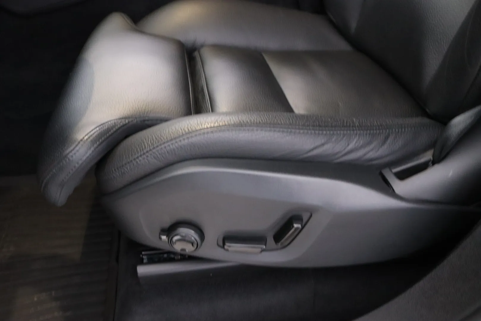 VOLVO XC90 MOR-296 carousel image