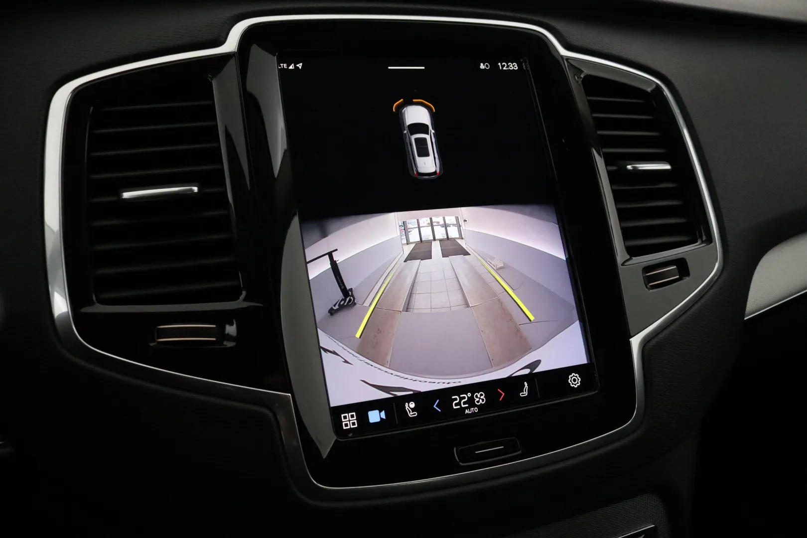 VOLVO XC90 MOR-296 carousel image