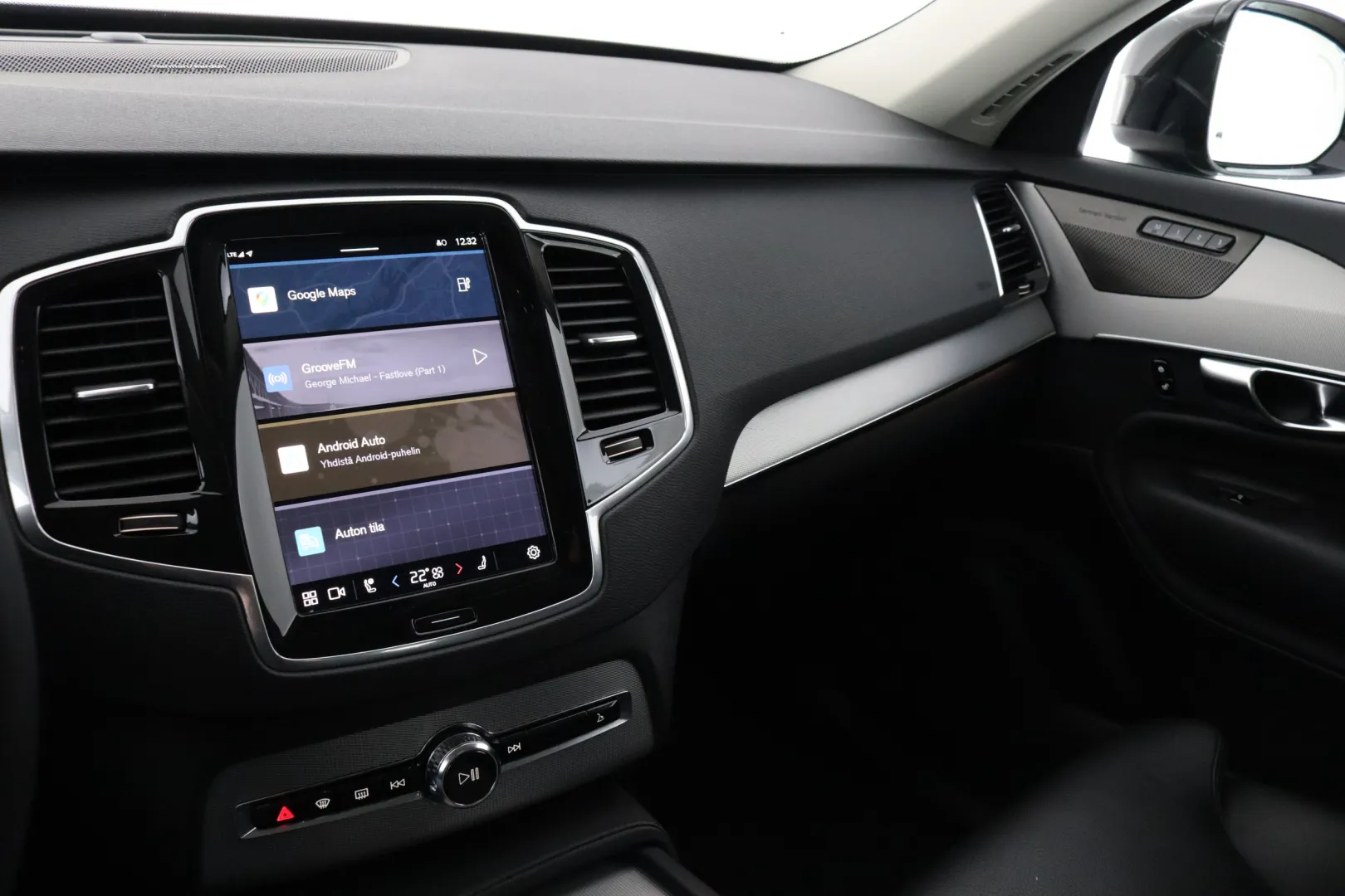 VOLVO XC90 MOR-296 carousel image