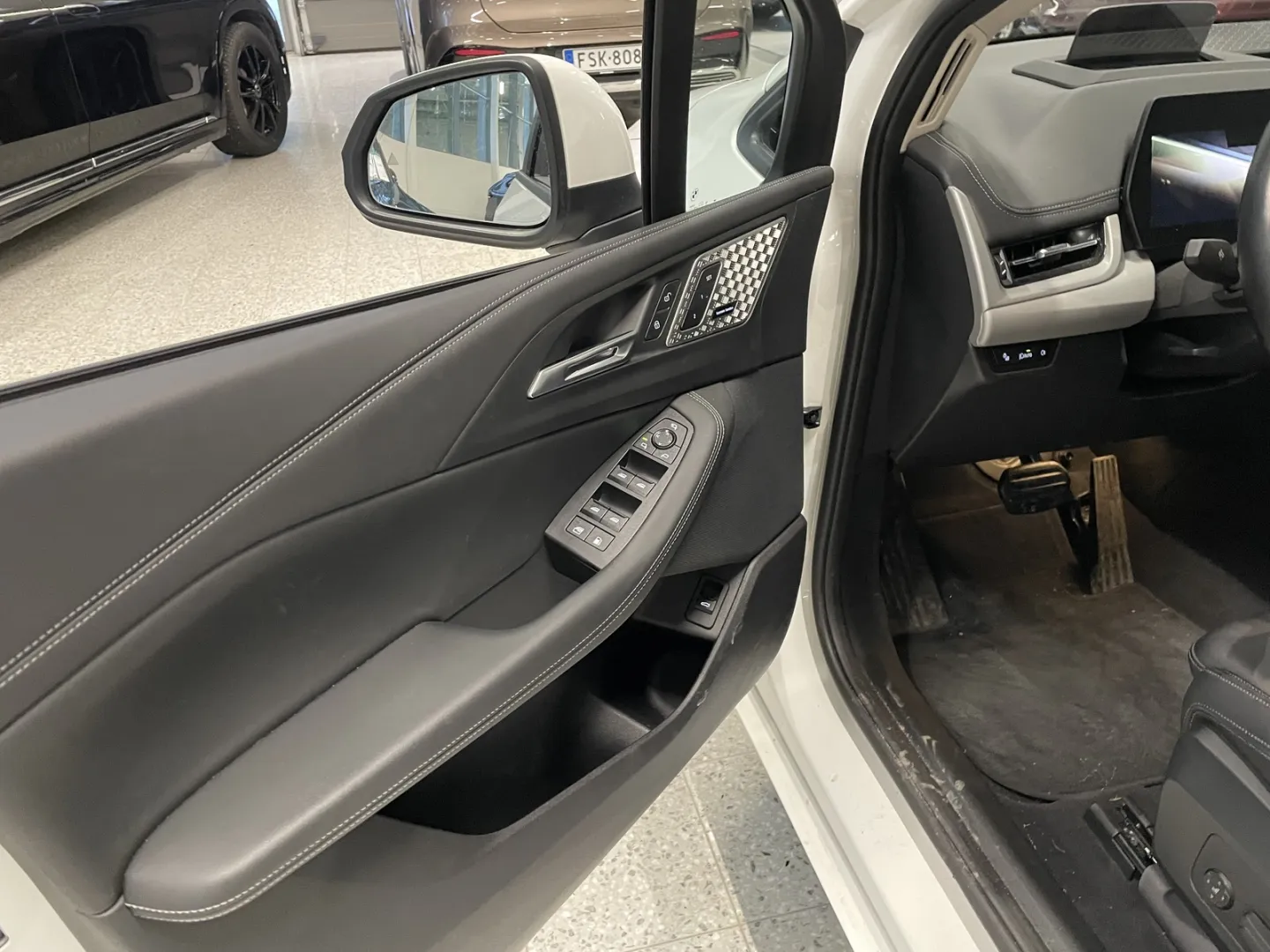 BMW 225 NNL-669 carousel image