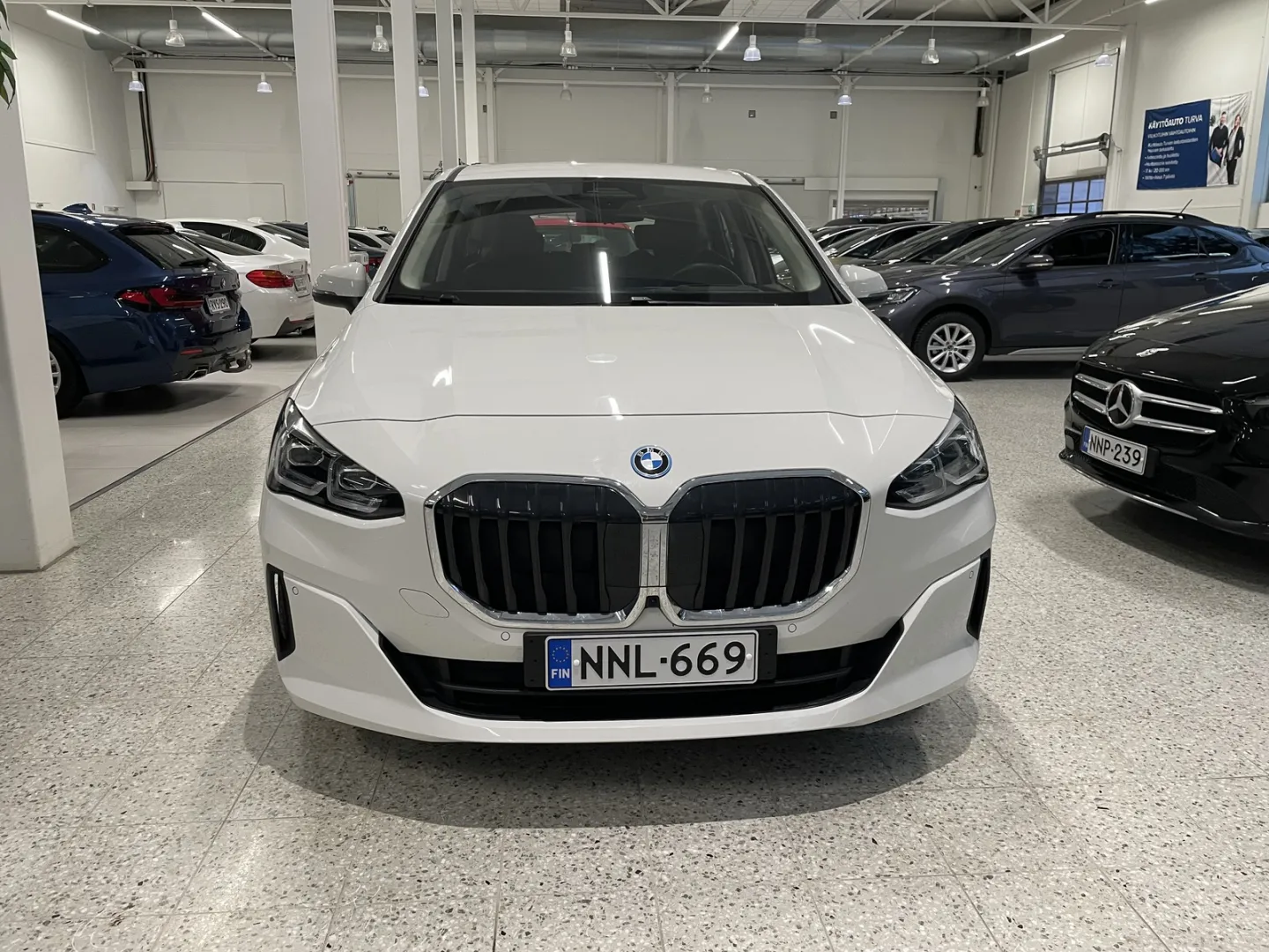 BMW 225 NNL-669 carousel image