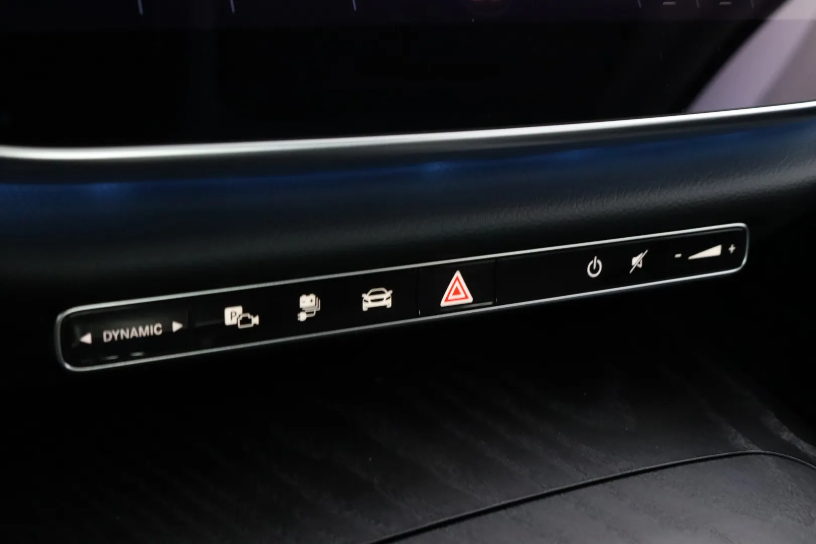 Mercedes-Benz E YXR-146 carousel image