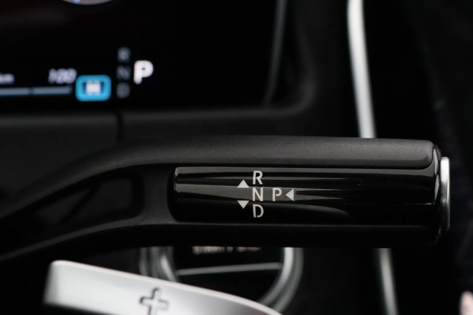 Mercedes-Benz E YXR-146 carousel image