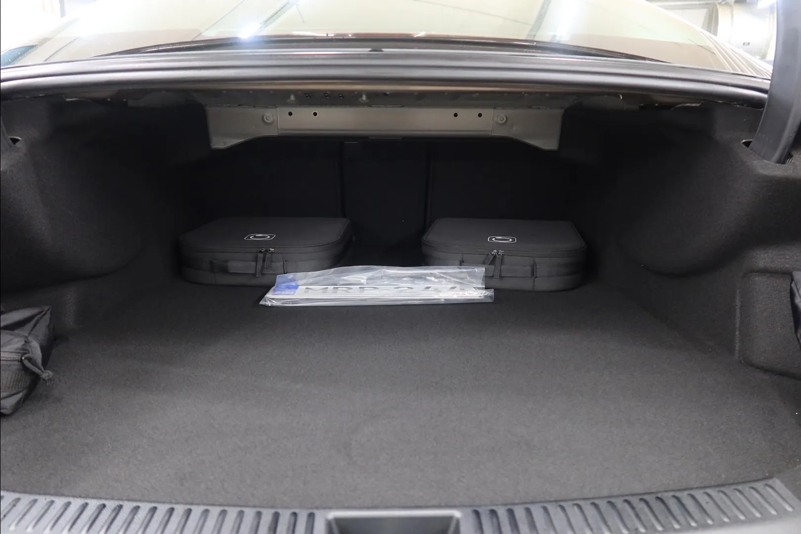 Mercedes-Benz E MRP-244 carousel image