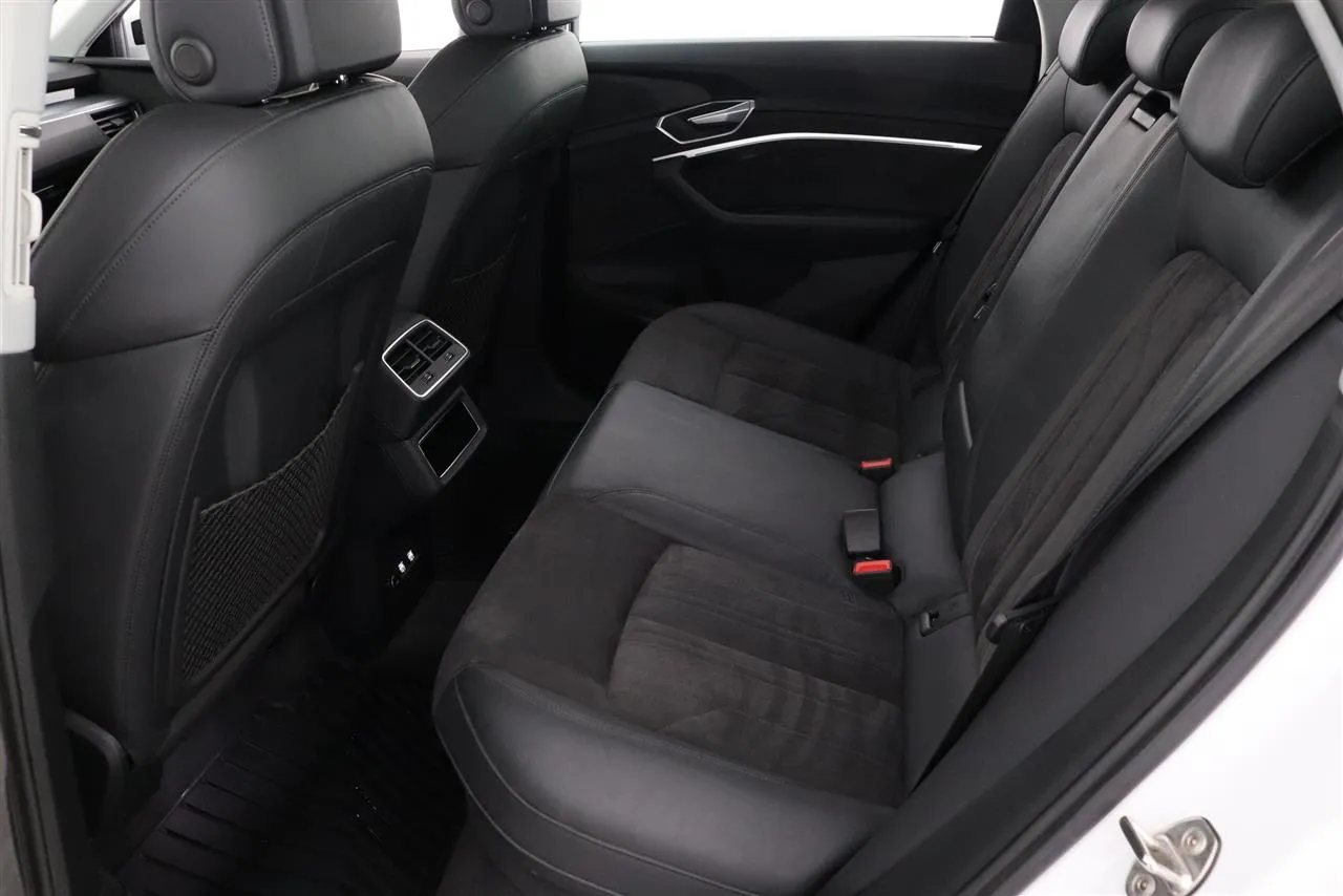 AUDI e-tron KTT-522 carousel image