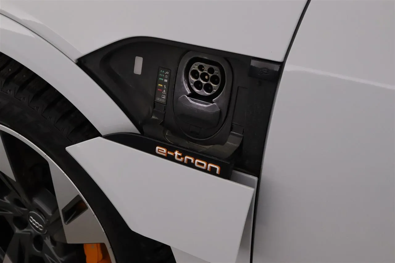 AUDI e-tron KTT-522 carousel image