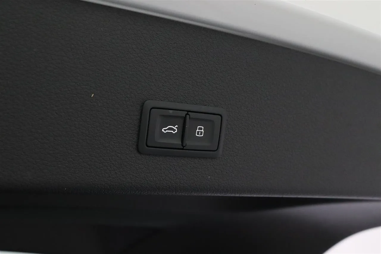 AUDI e-tron KTT-522 carousel image