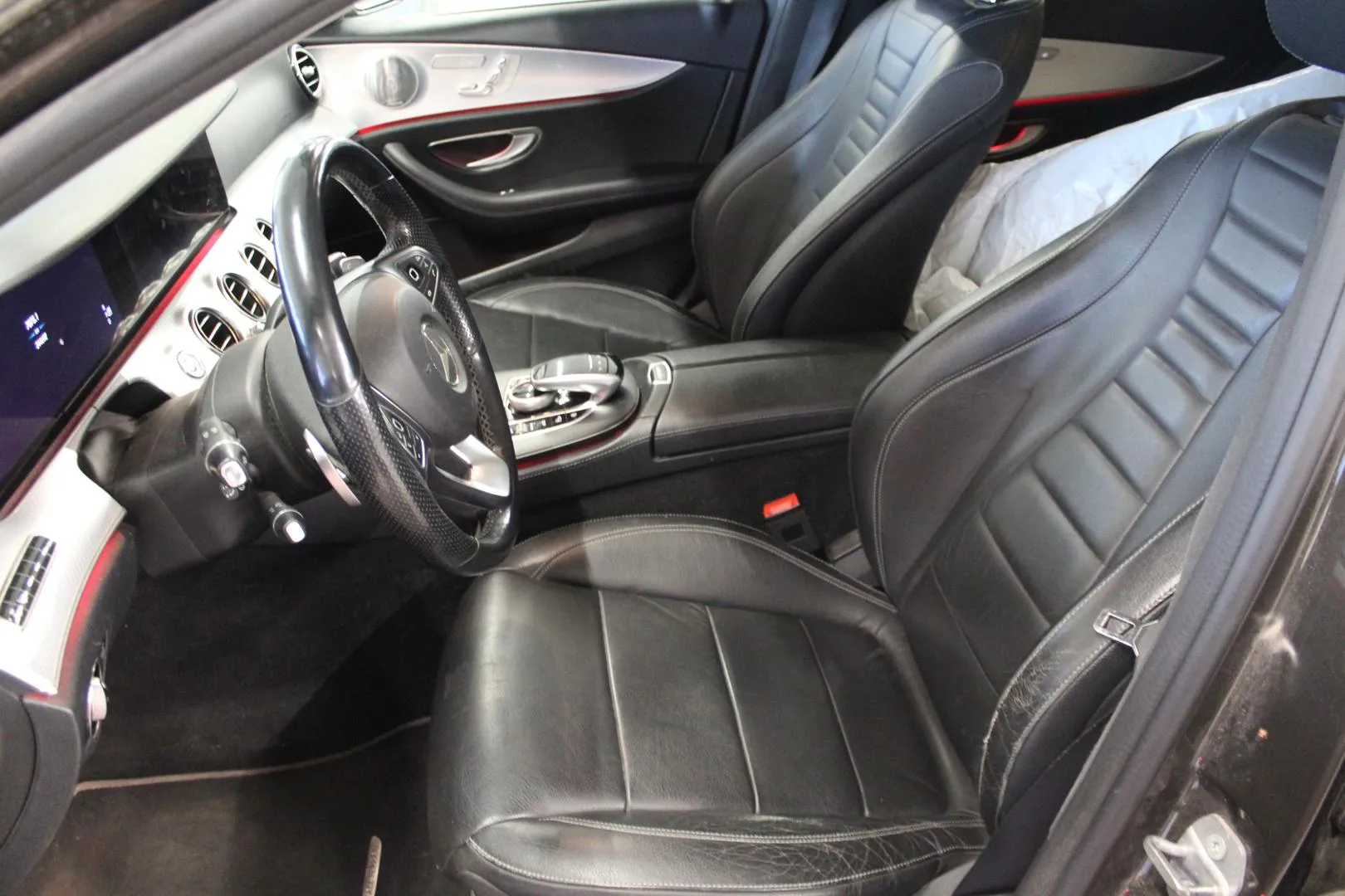 MERCEDES-BENZ E CMX-823 carousel image