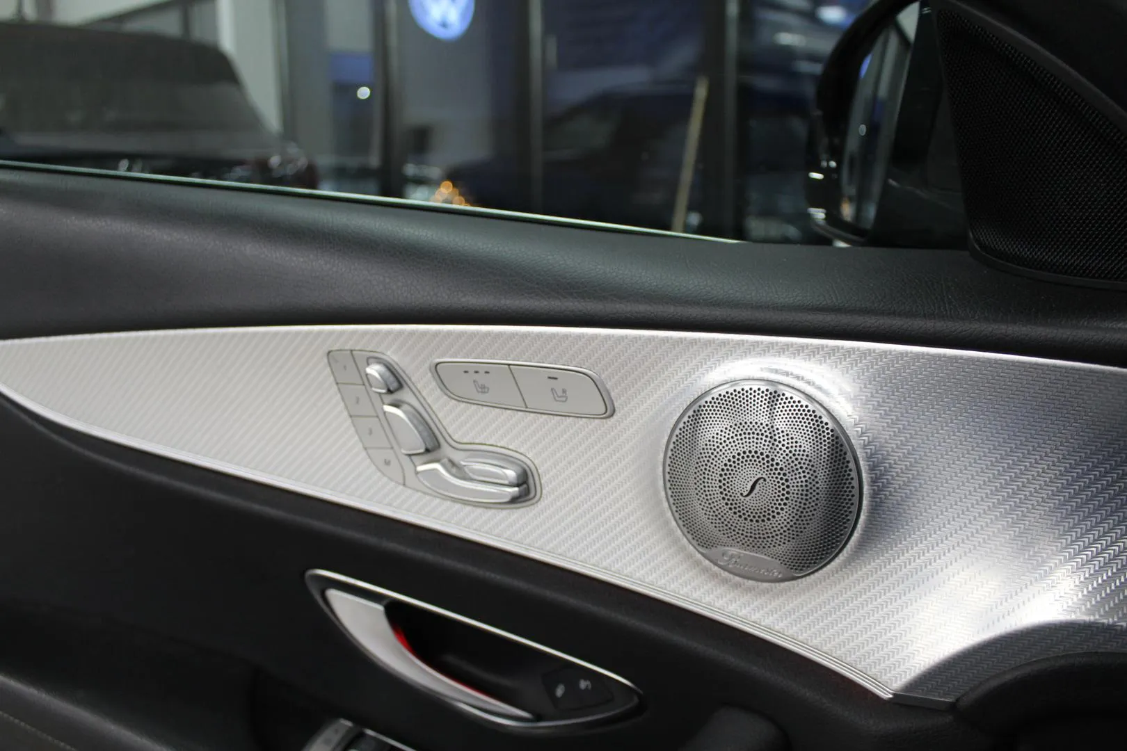 MERCEDES-BENZ E CMX-823 carousel image