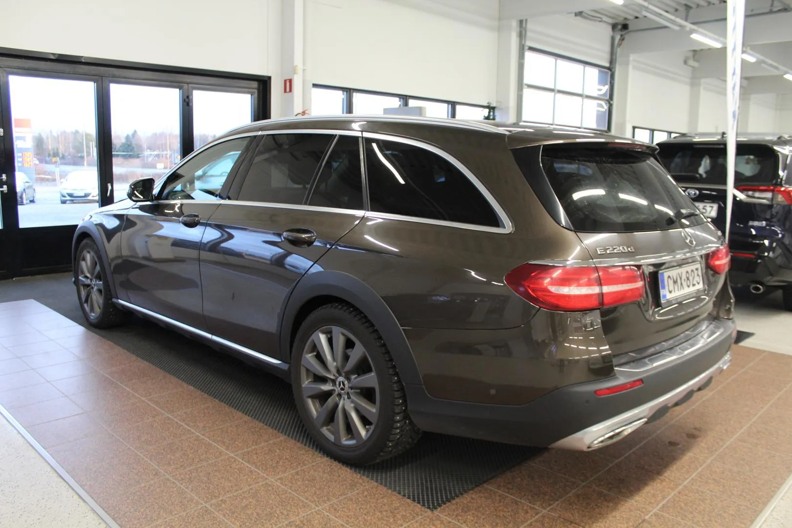 MERCEDES-BENZ E CMX-823 carousel image