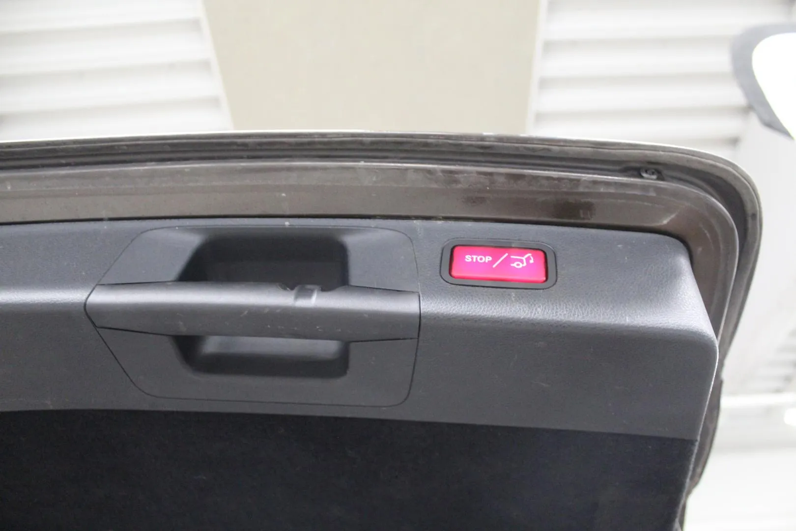 MERCEDES-BENZ E CMX-823 carousel image