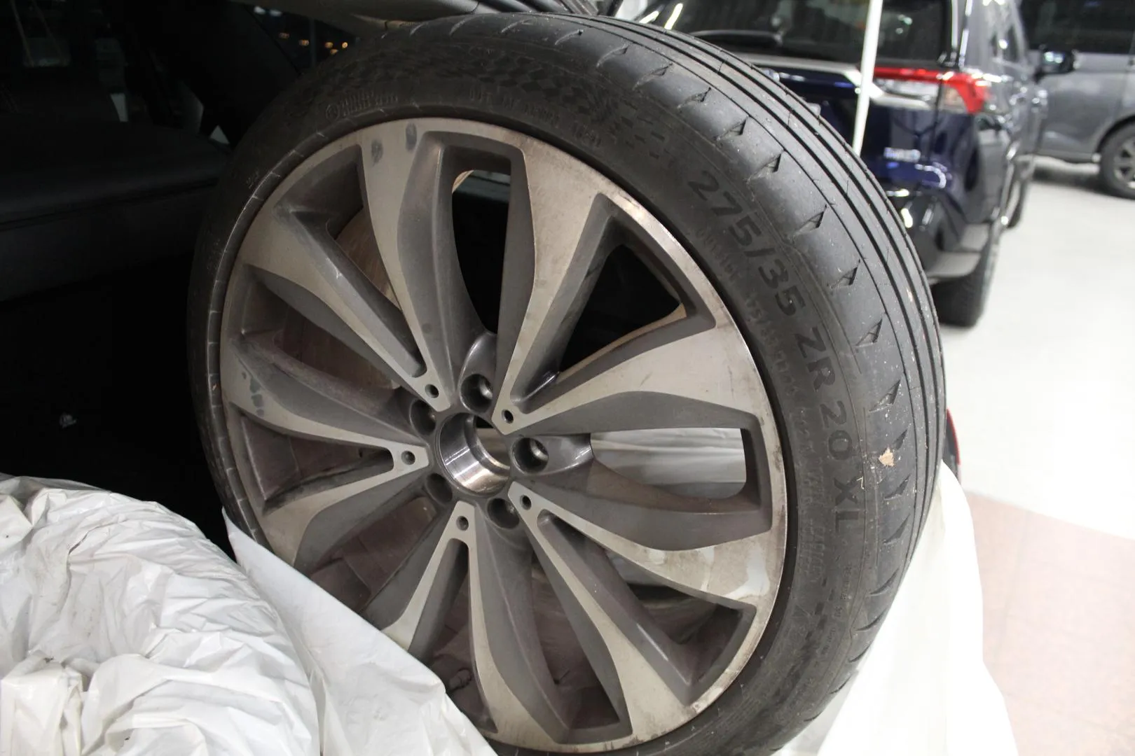 MERCEDES-BENZ E CMX-823 carousel image