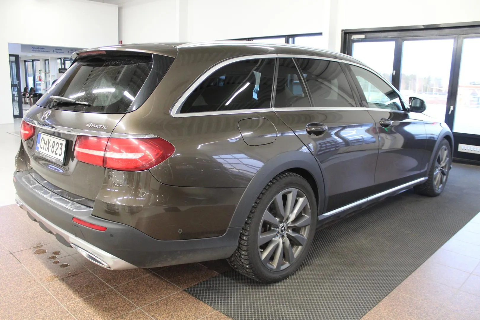 MERCEDES-BENZ E CMX-823 carousel image