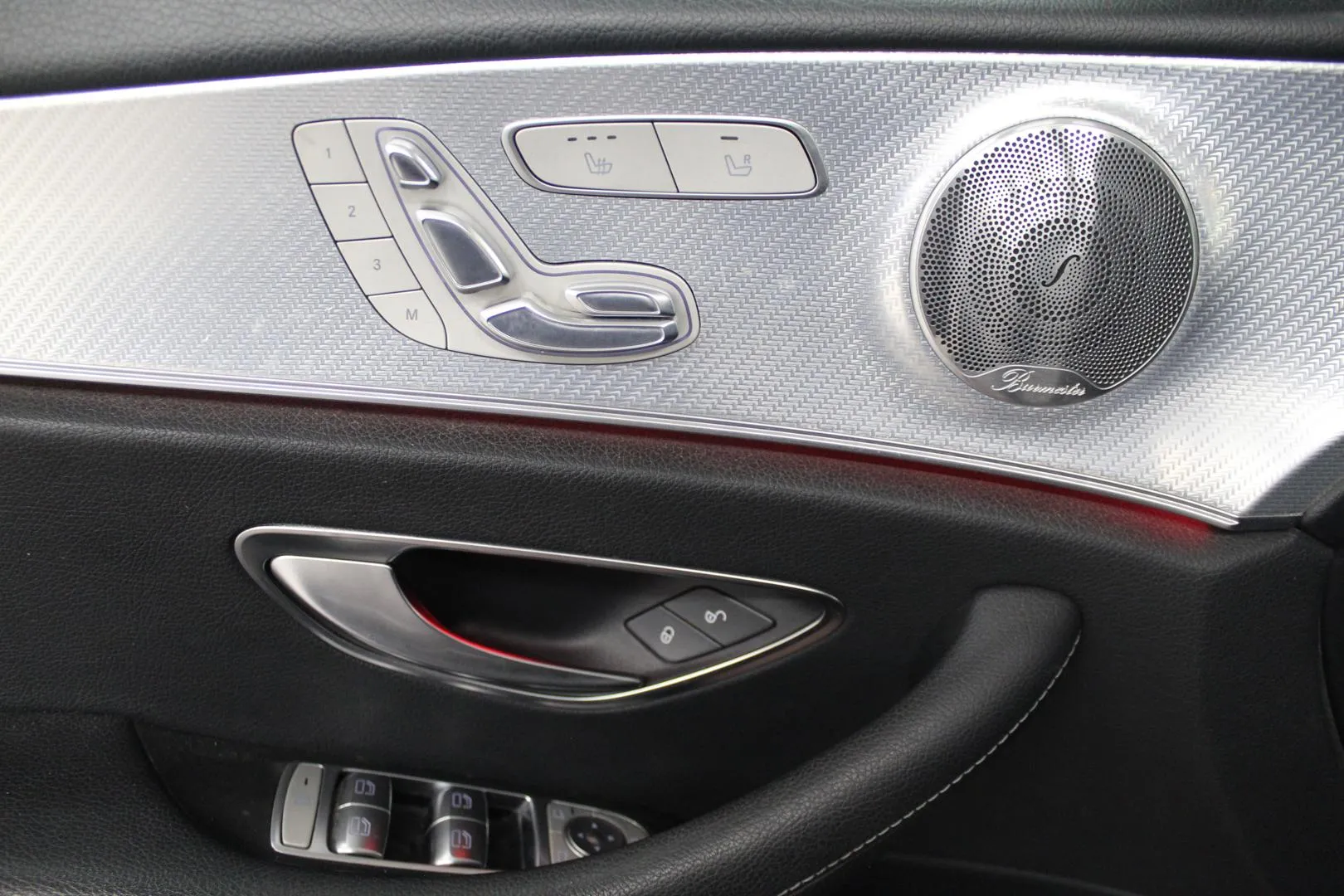 MERCEDES-BENZ E CMX-823 carousel image