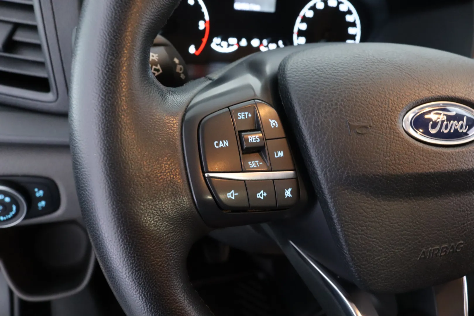 FORD Transit Custom GOH-823 carousel image