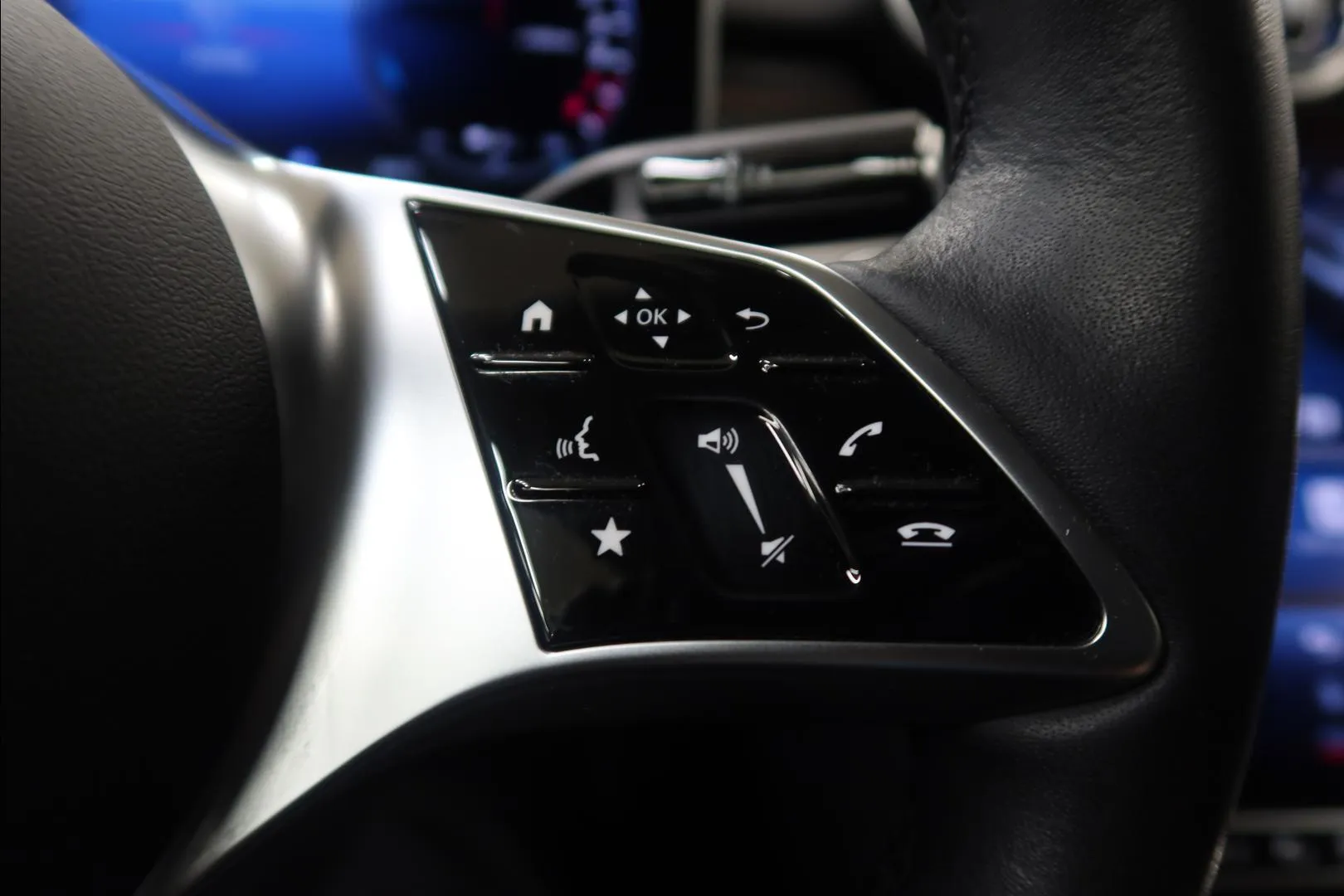 MERCEDES-BENZ C YLX-902 carousel image