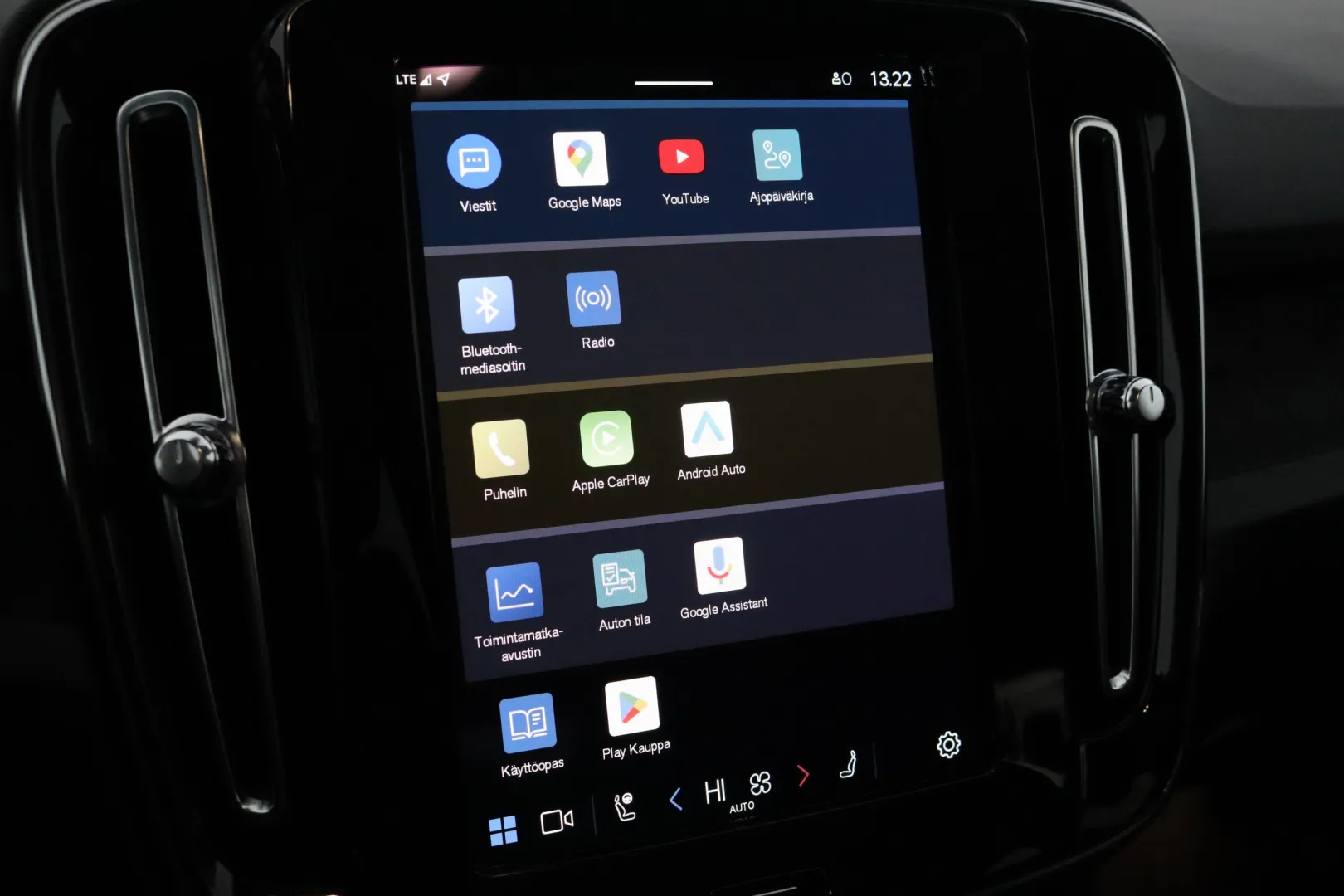 VOLVO C40 XPO-777 carousel image