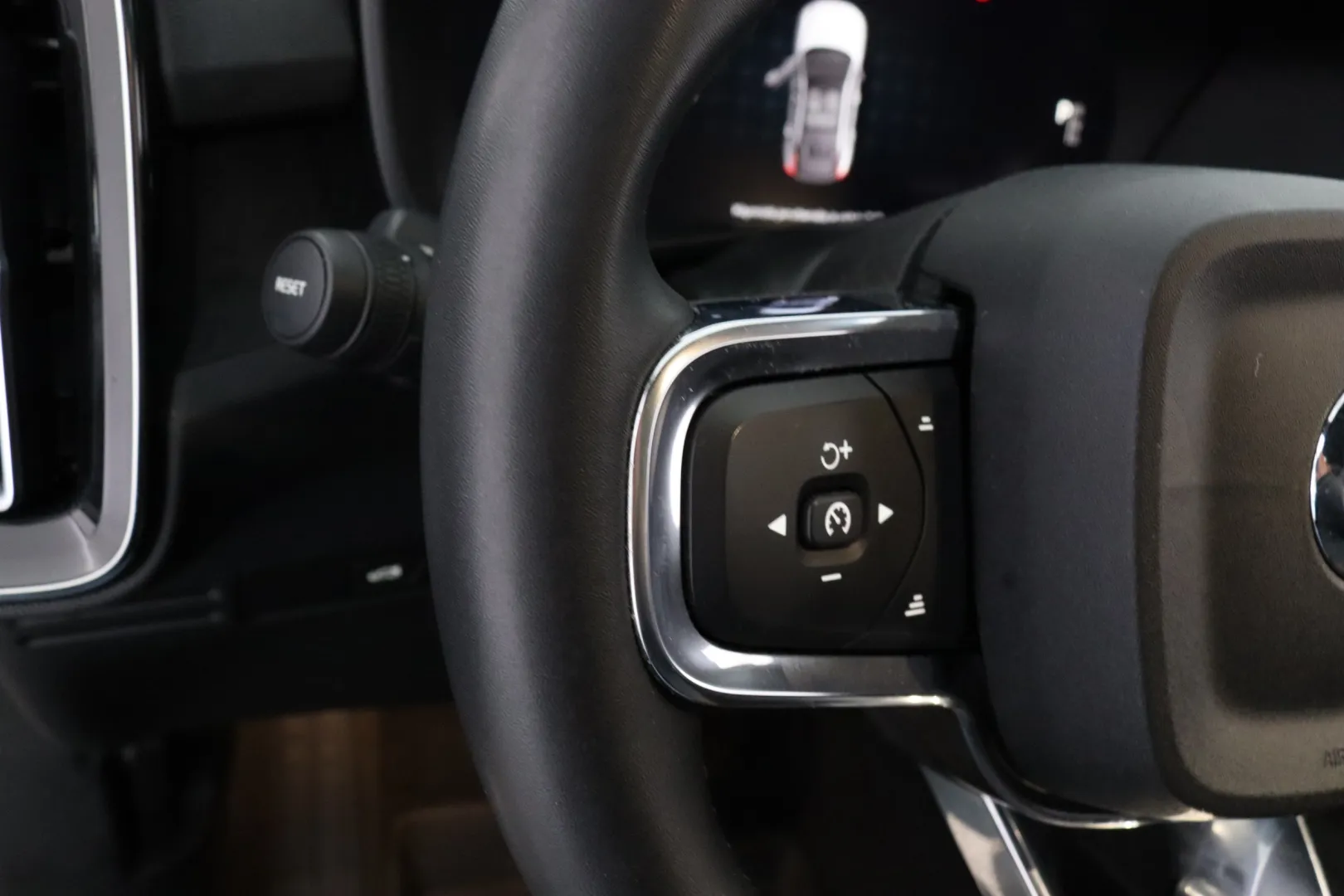 VOLVO C40 XPO-777 carousel image