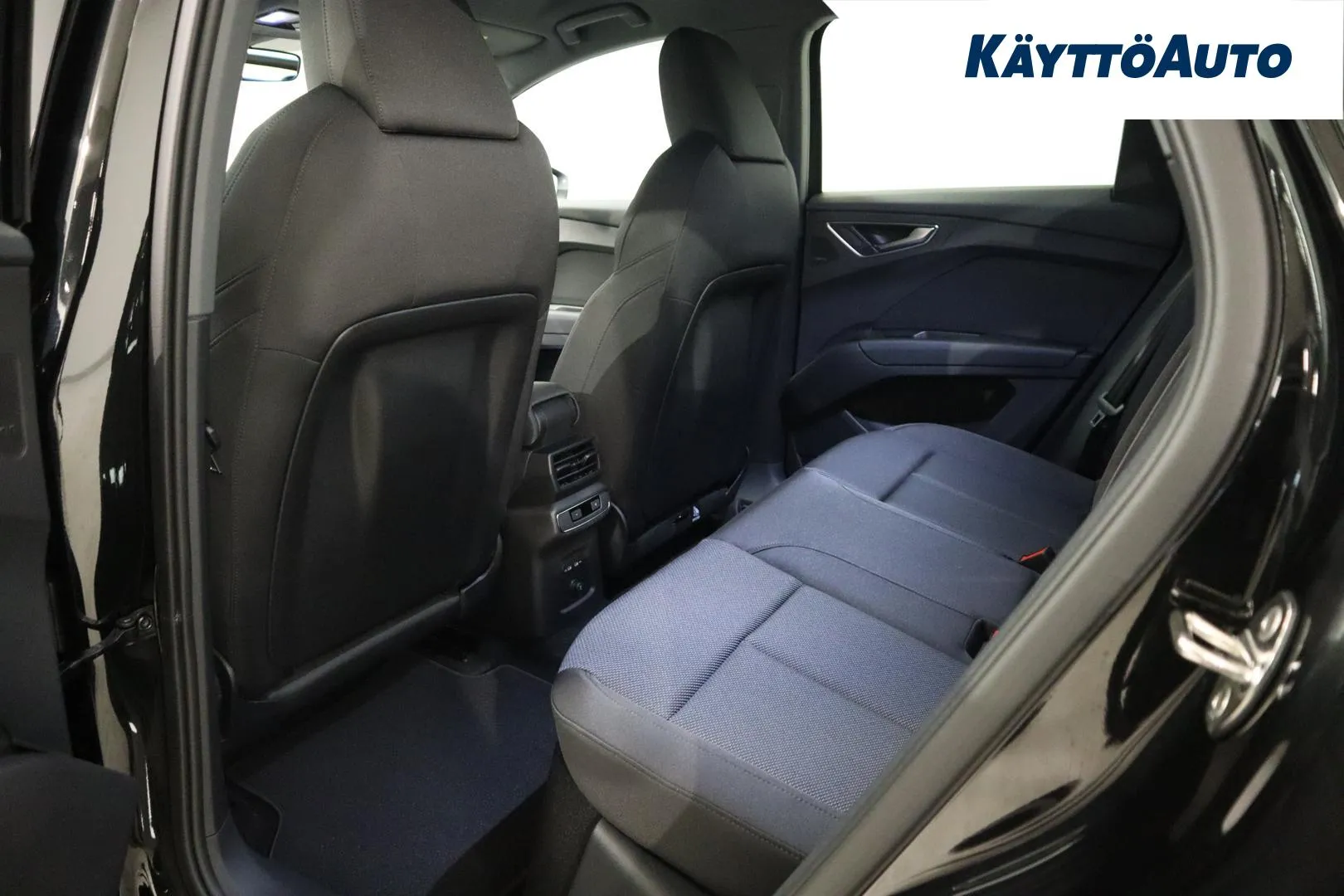 Audi Q4 e-tron NOI-275 carousel image