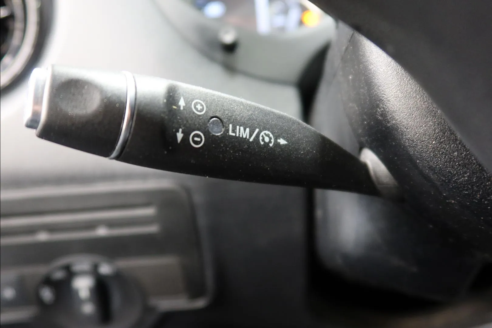 MERCEDES-BENZ Vito YKS-976 carousel image