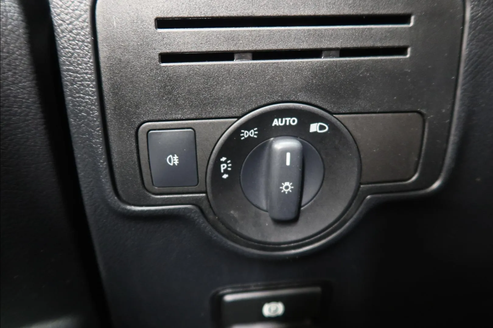 MERCEDES-BENZ Vito YKS-976 carousel image