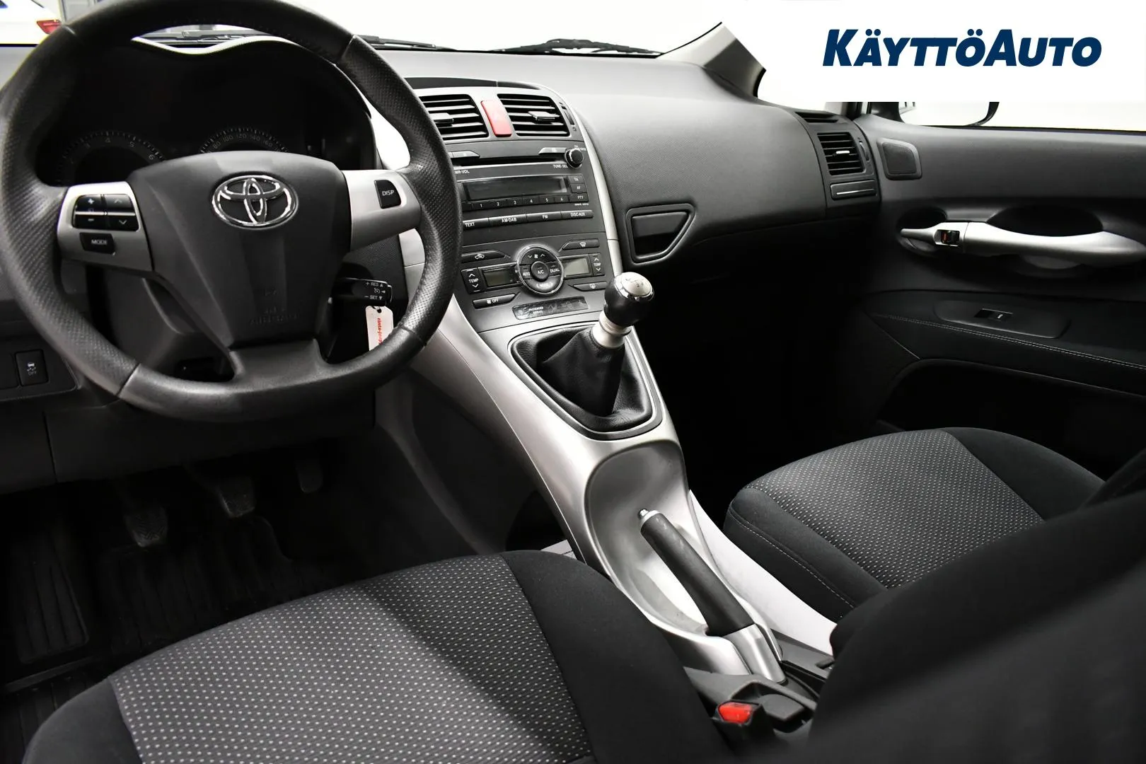 TOYOTA Auris GKH-445 carousel image