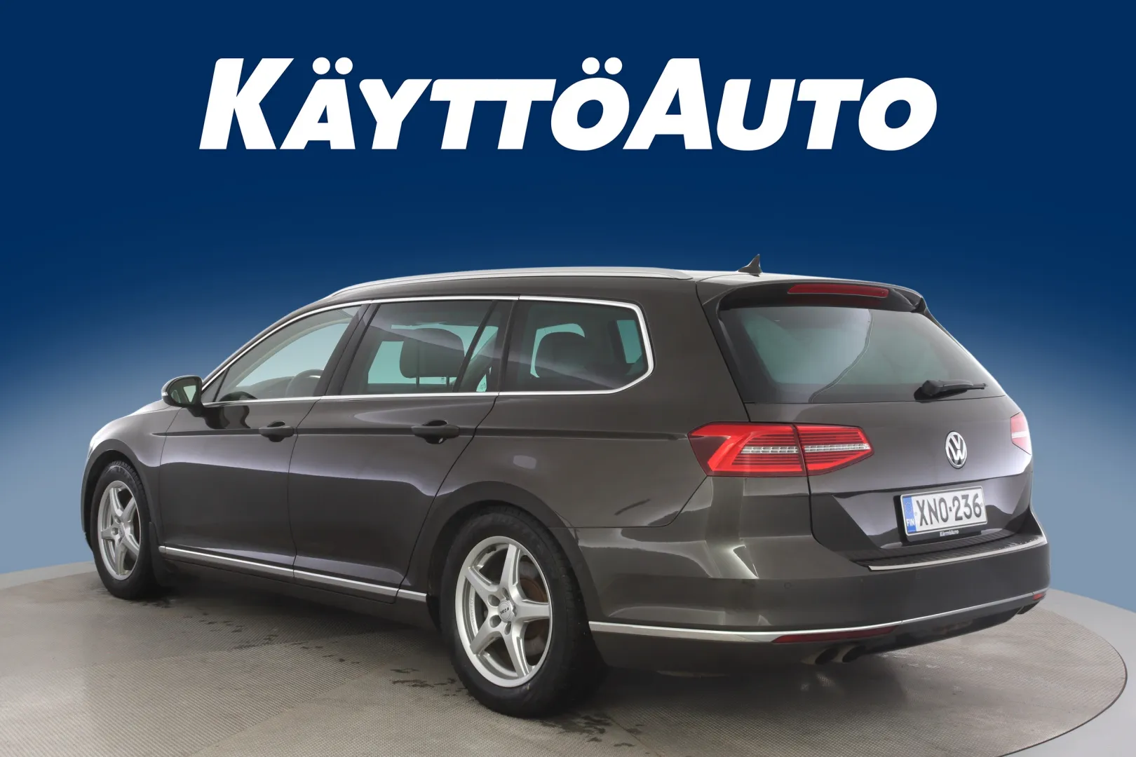 VOLKSWAGEN Passat XNO-236 carousel image